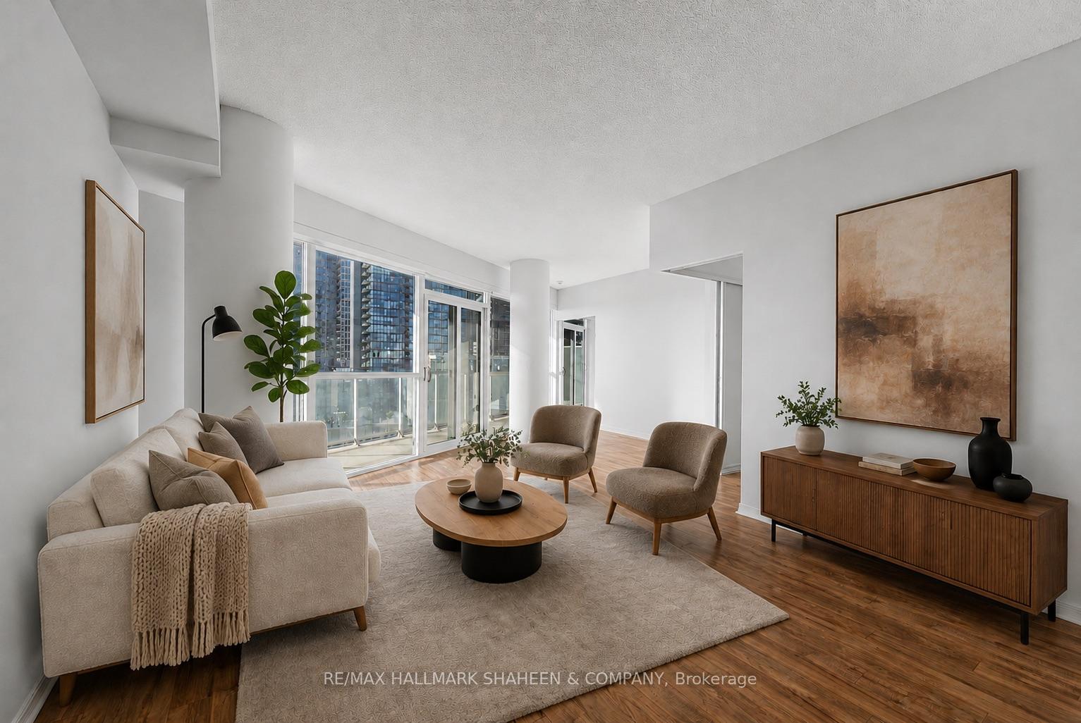352 Front Street W