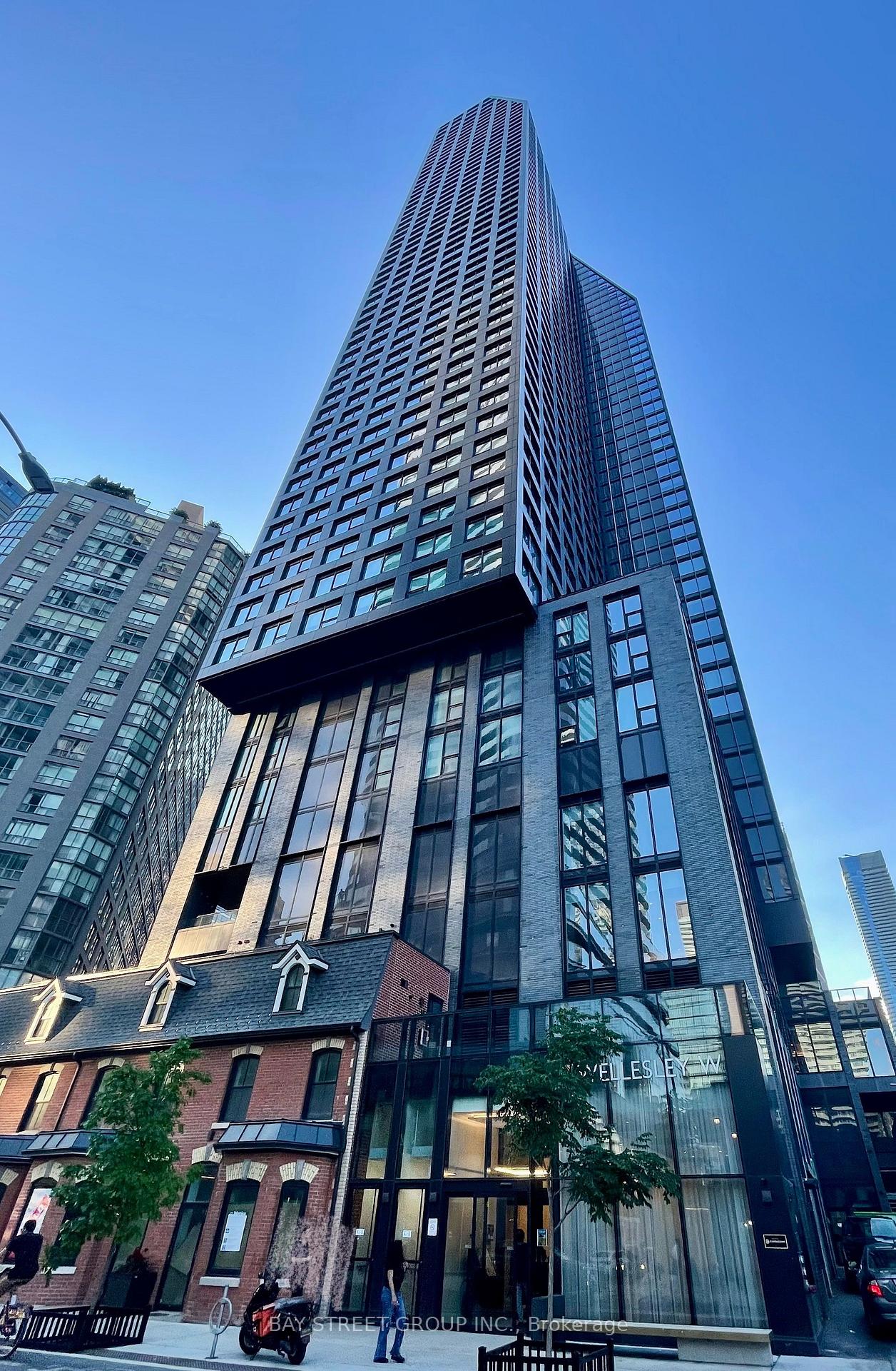8 Wellesley Street W