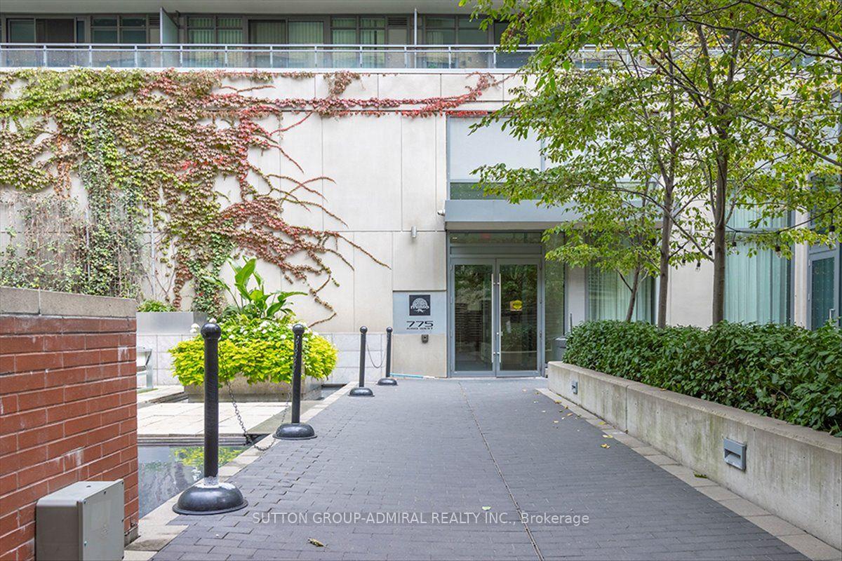 775 King Street W