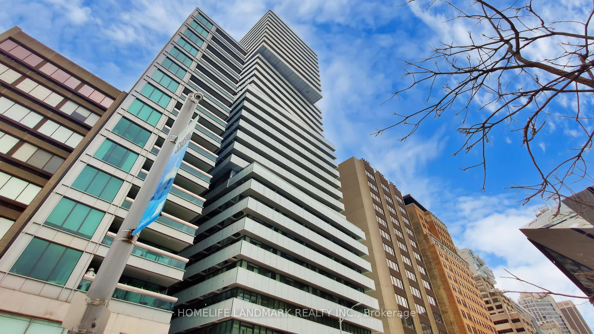 200 Bloor Street W