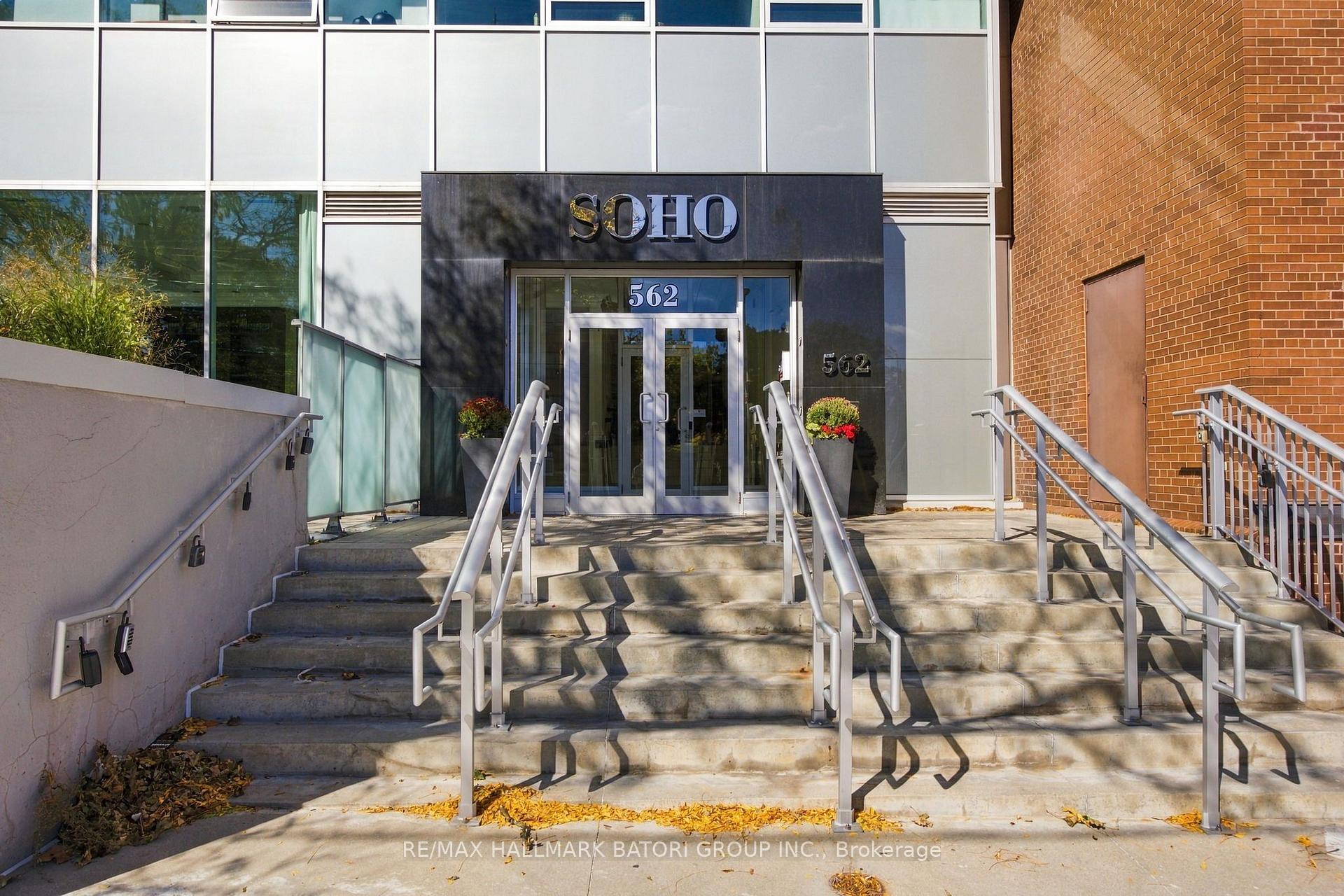 562 Eglinton Avenue E
