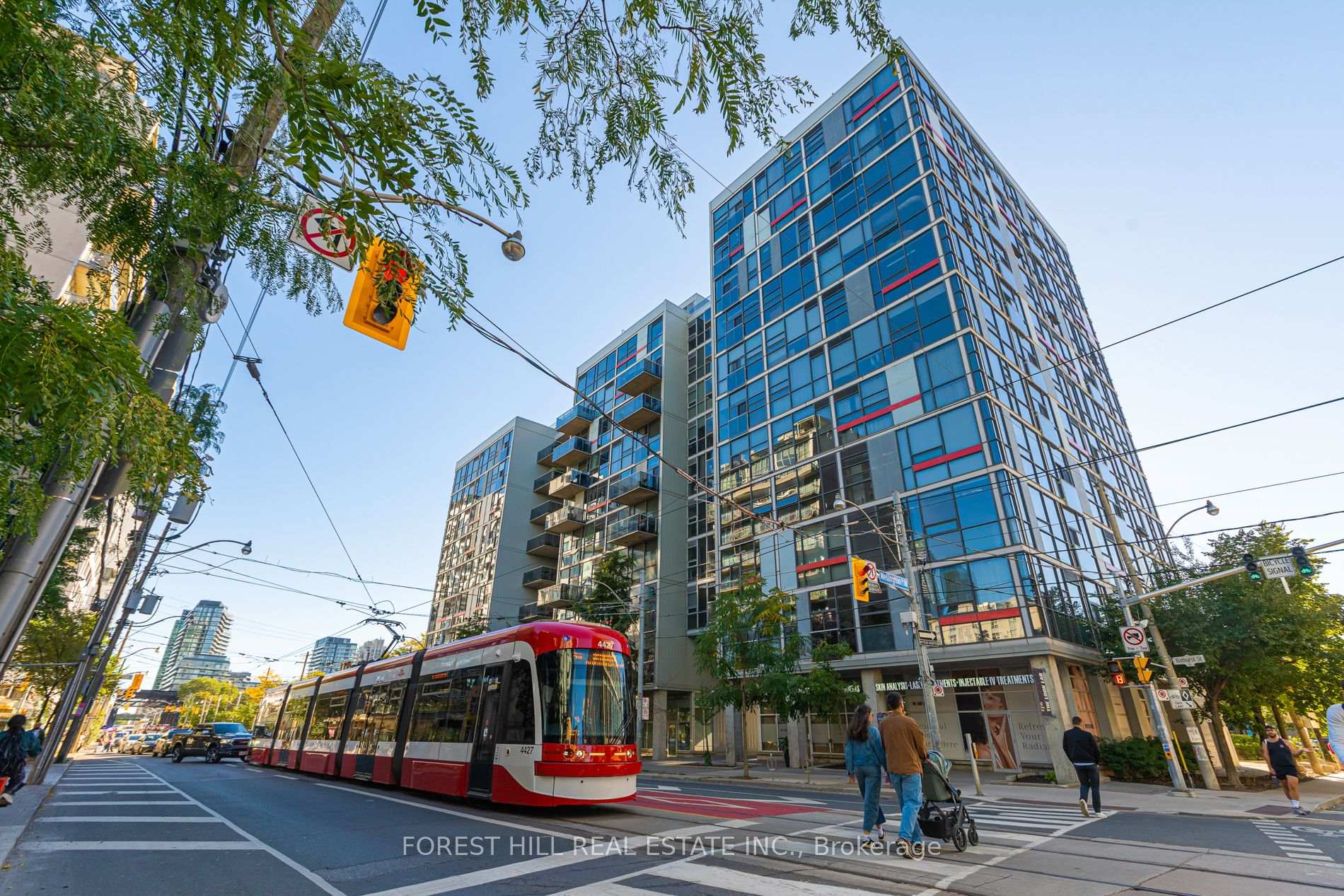 60 Bathurst Street
