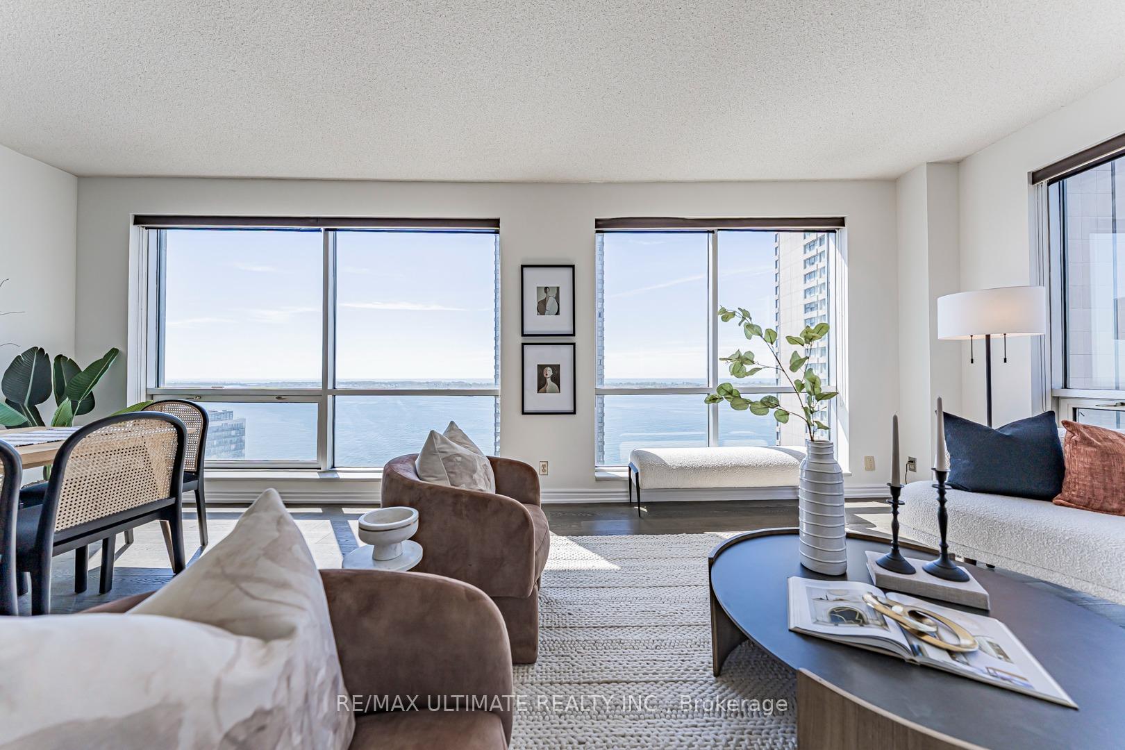 10 Queens Quay W
