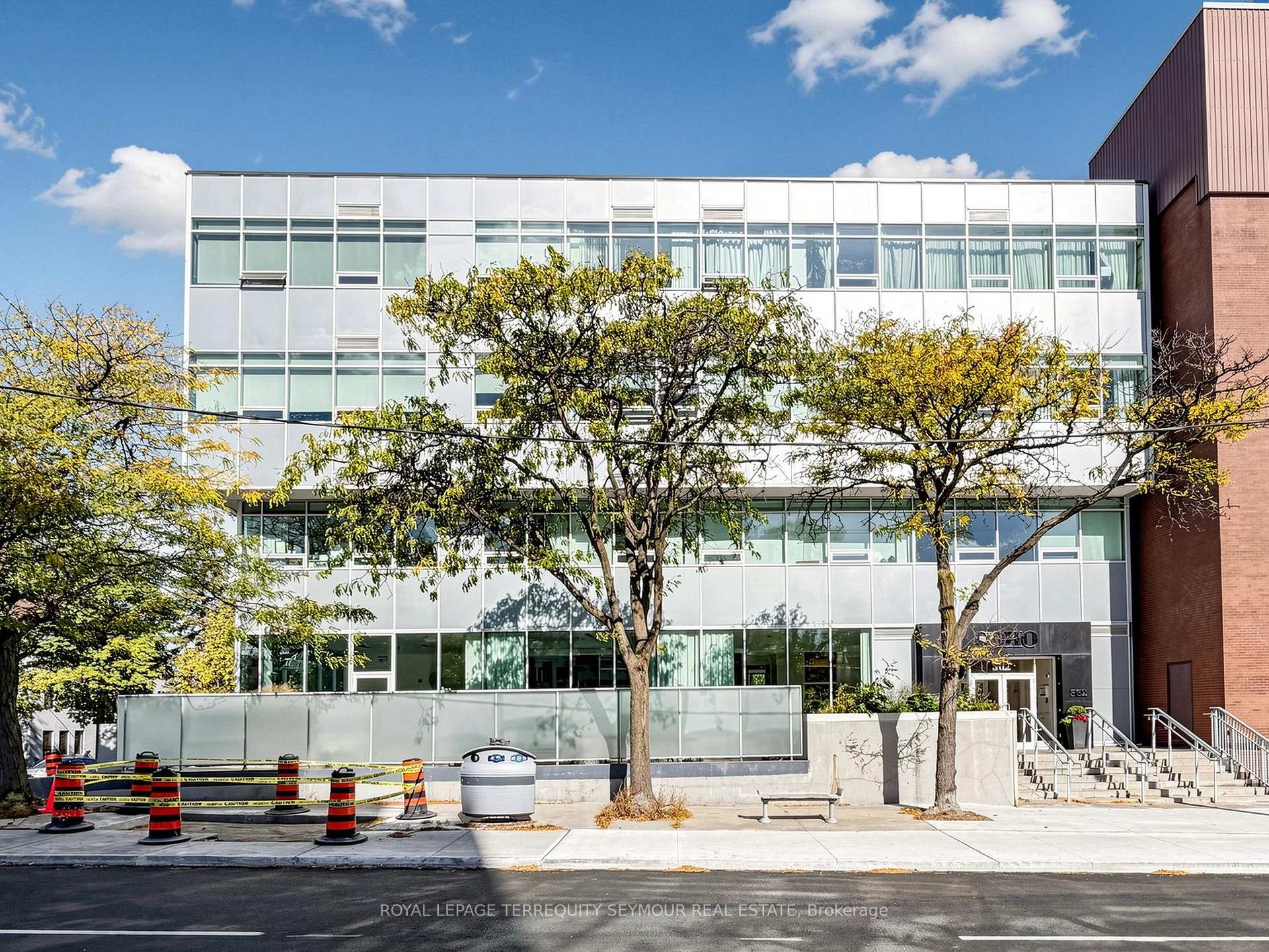 562 Eglinton Avenue E