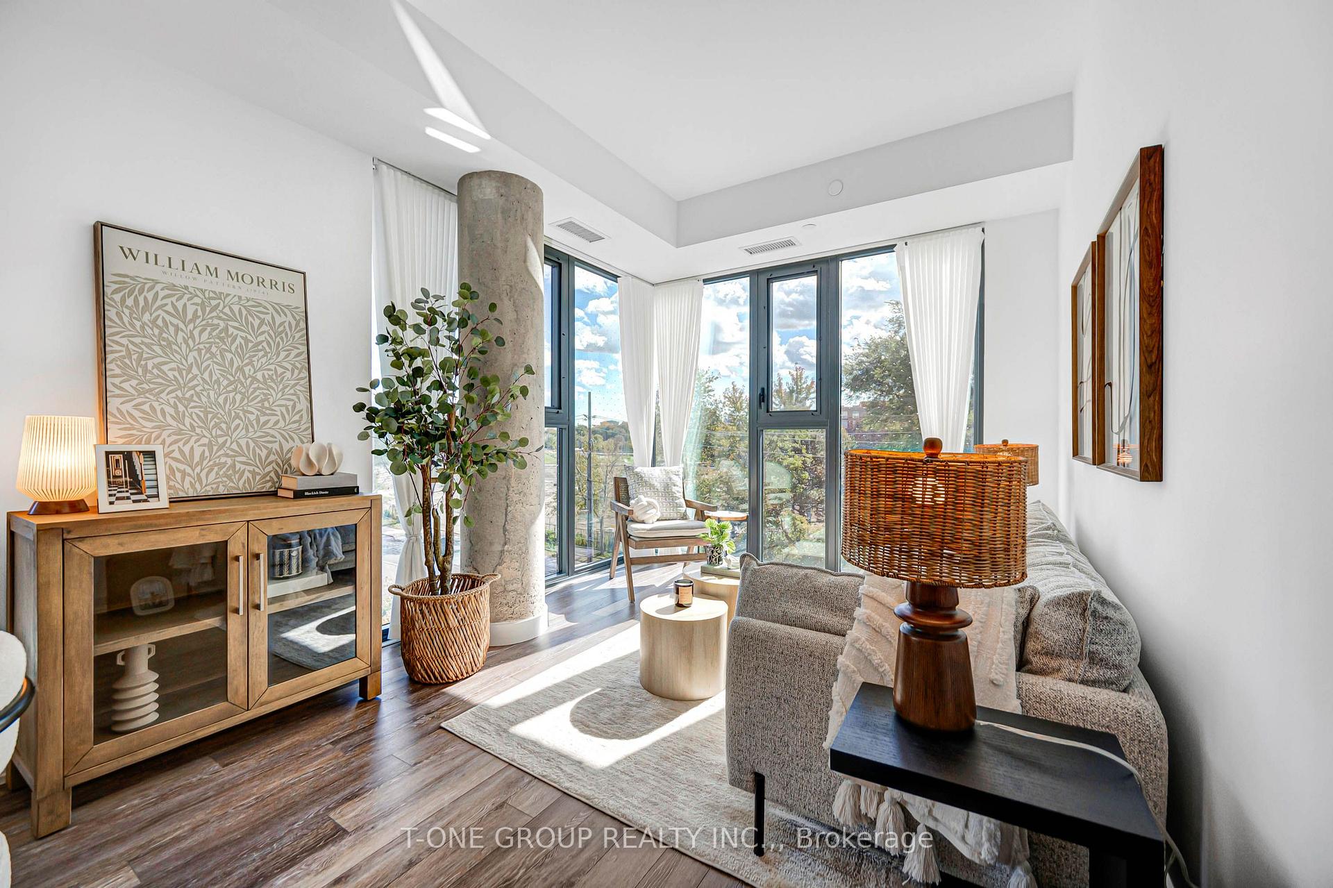 250 Lawrence Avenue W