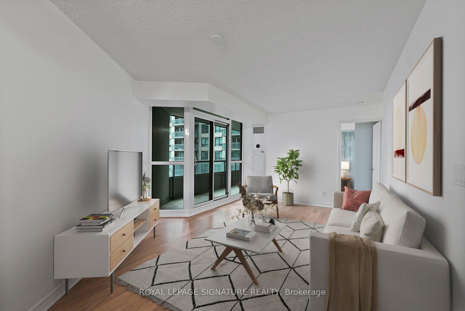 19 Grand Trunk Crescent
