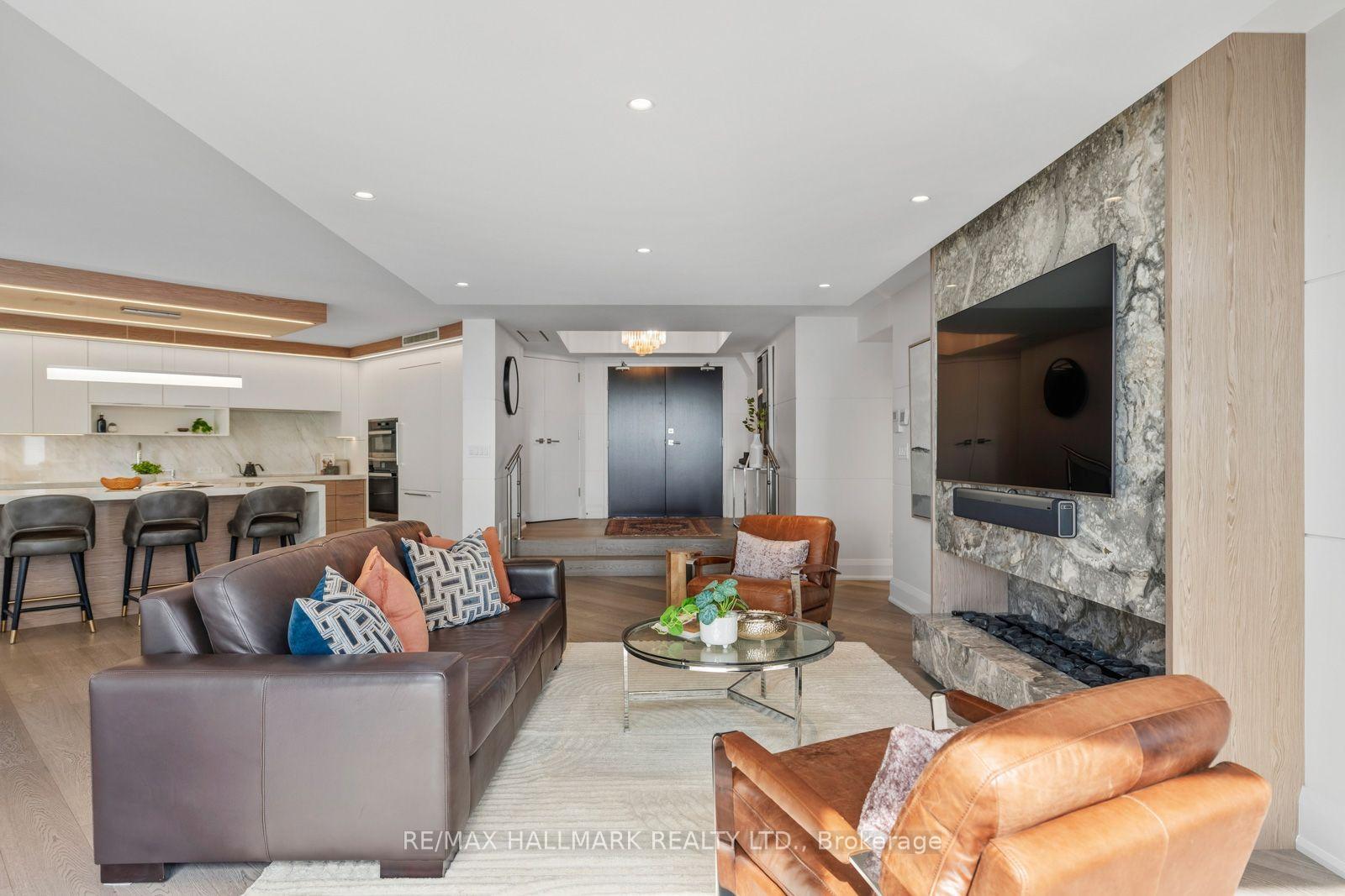 240 Heath Street W
