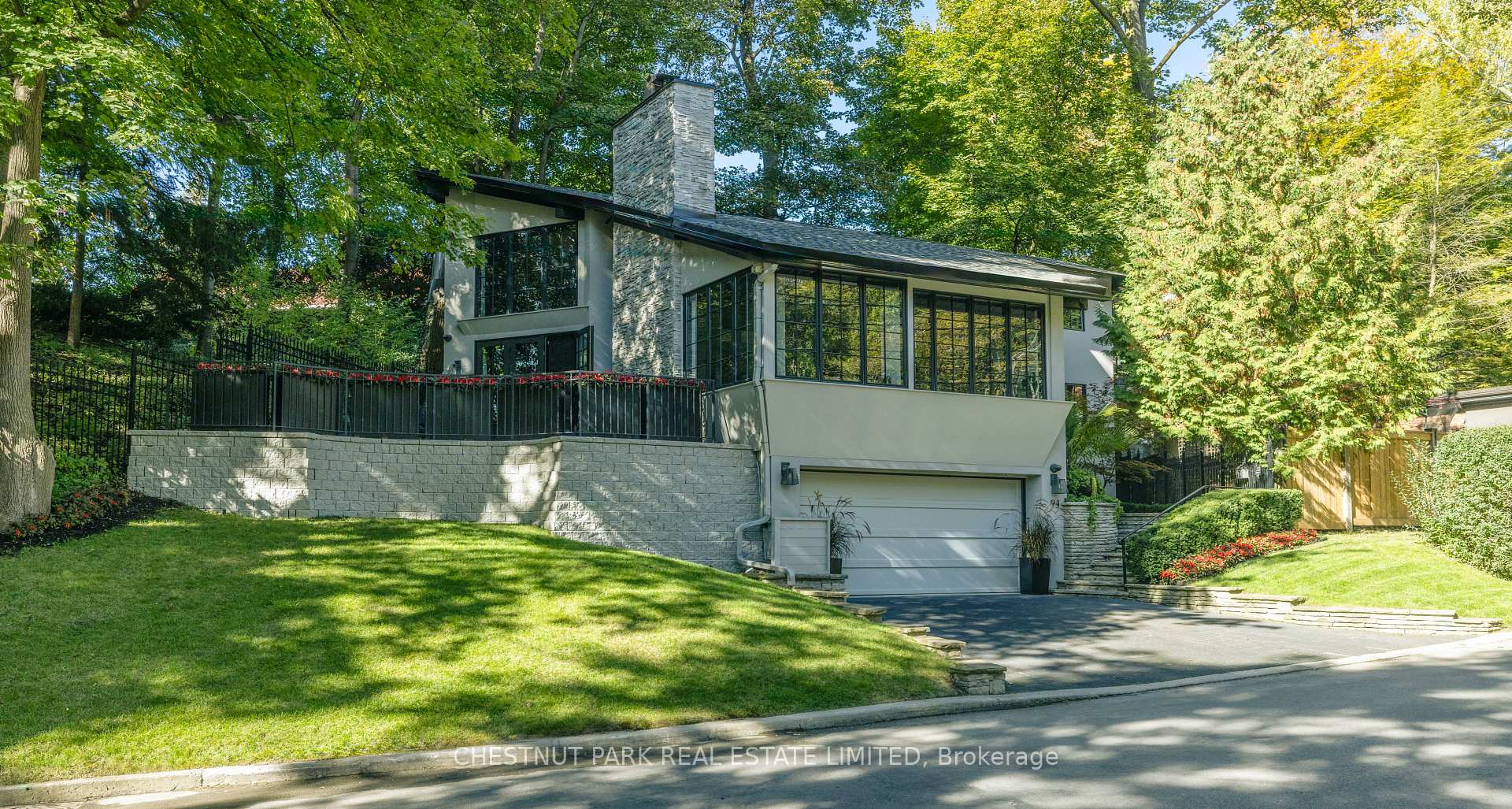 94 Roxborough Drive