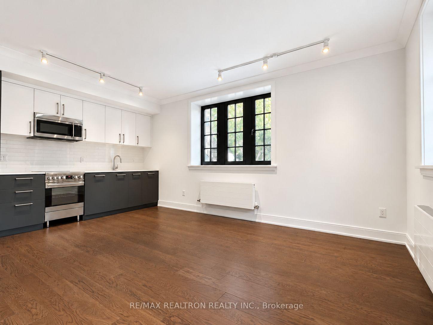 2 Clarendon Avenue