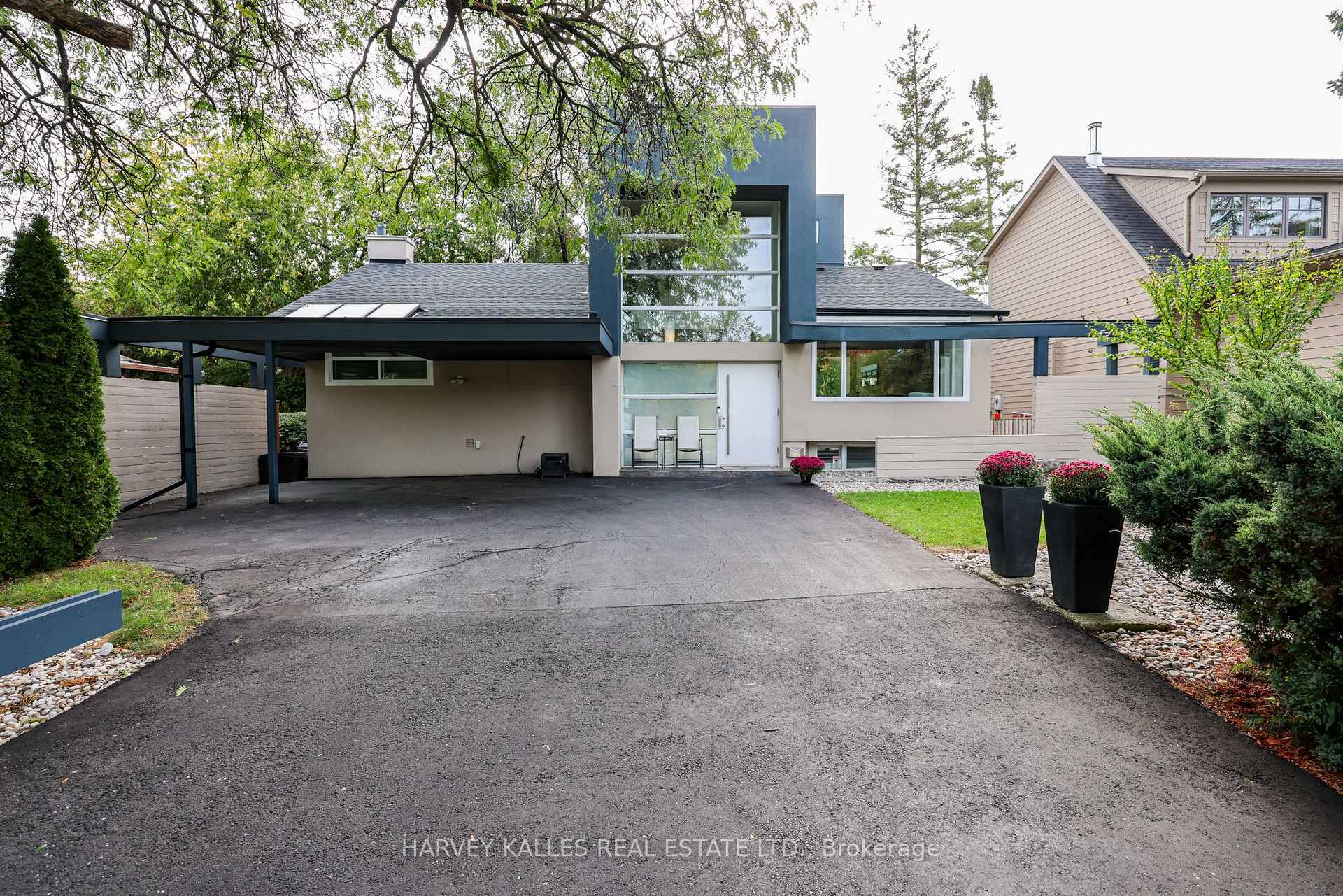 90 Berkinshaw Crescent