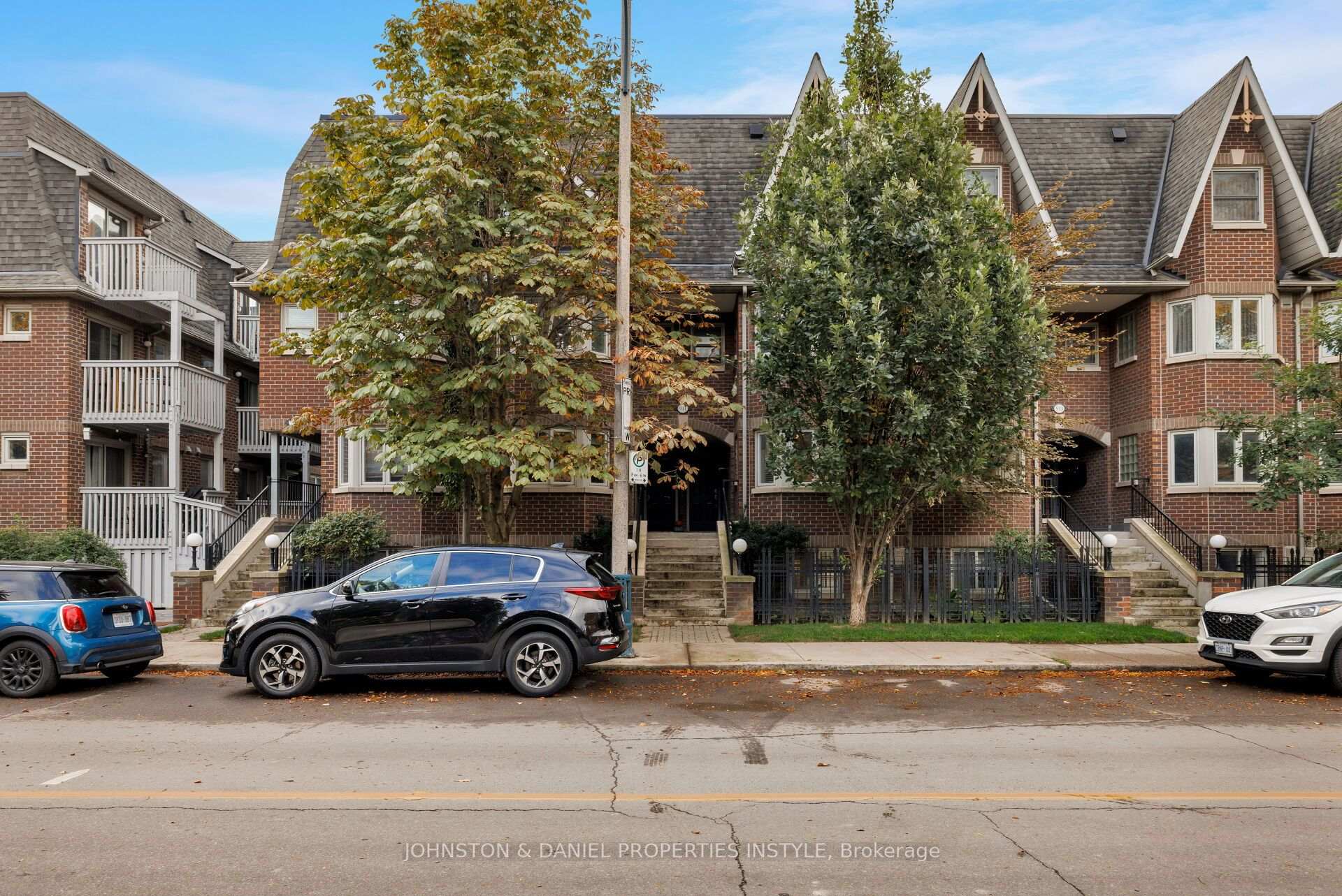 911D Adelaide Street W