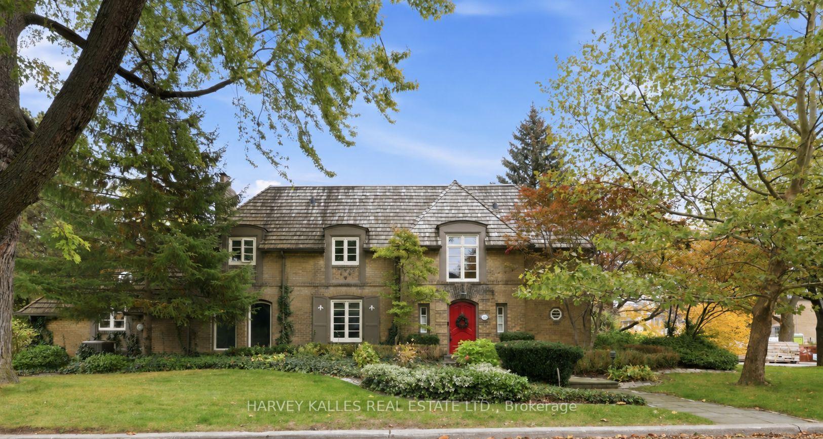 148 Strathallan Boulevard