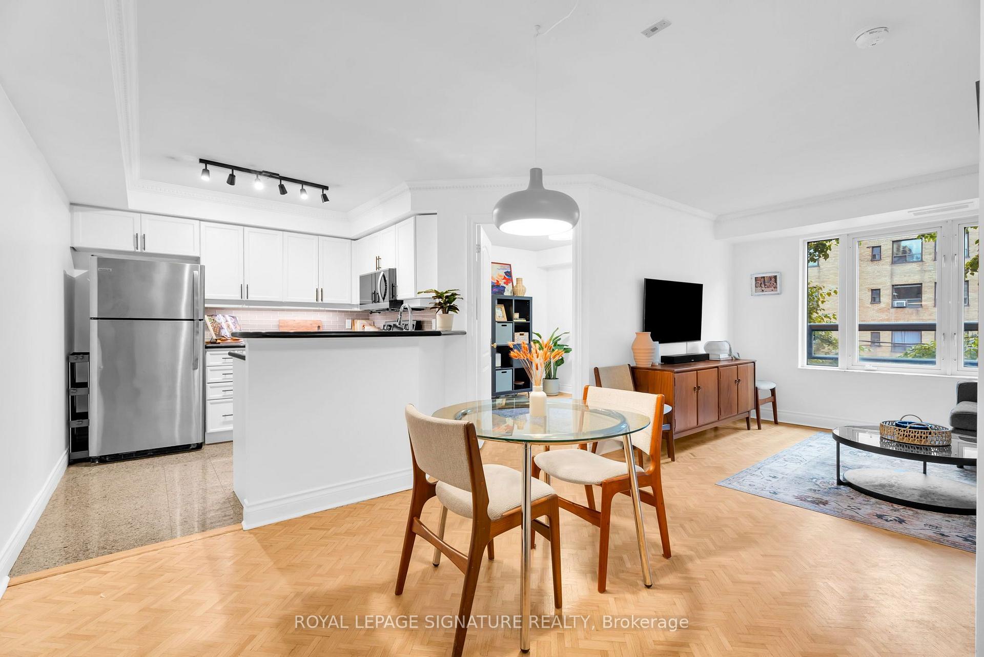 800 Spadina Road