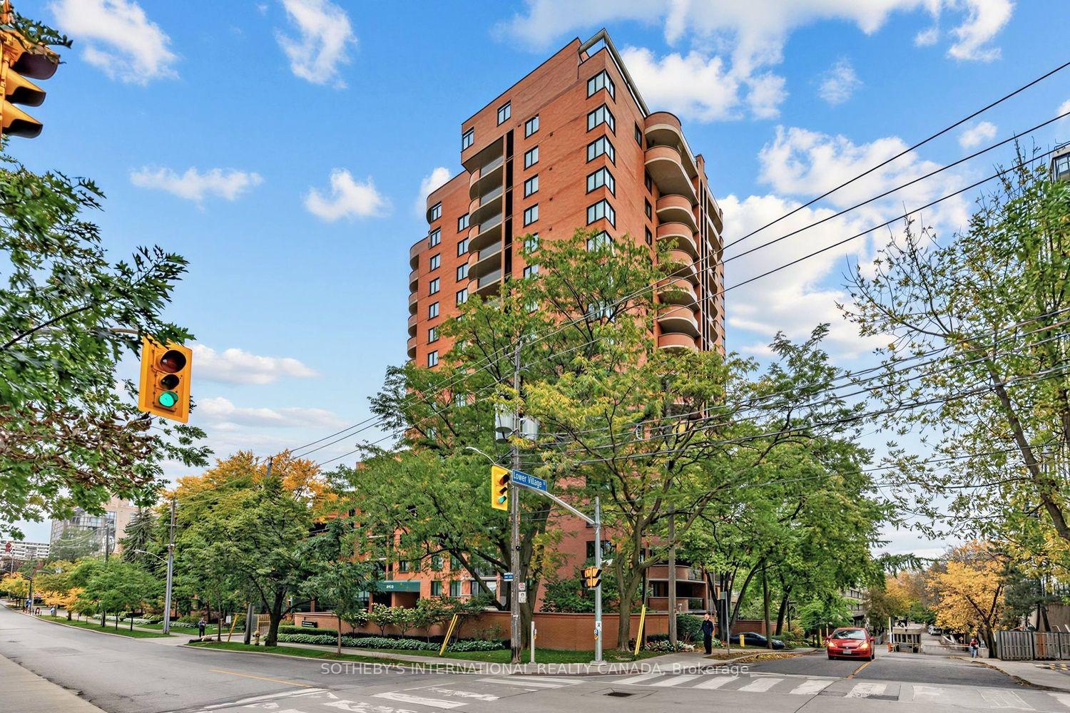 260 Heath Street W