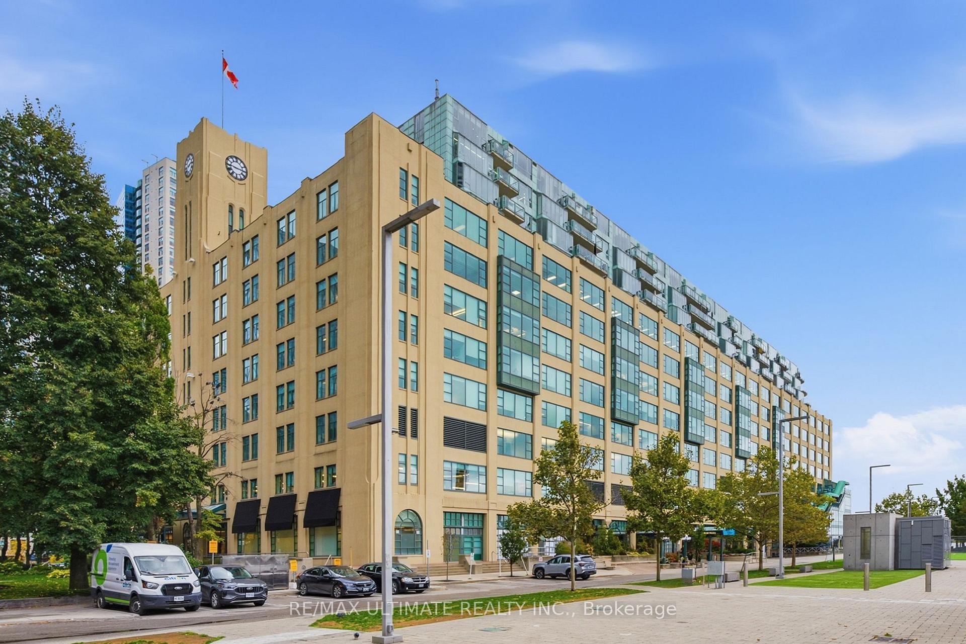 211 Queens Quay W