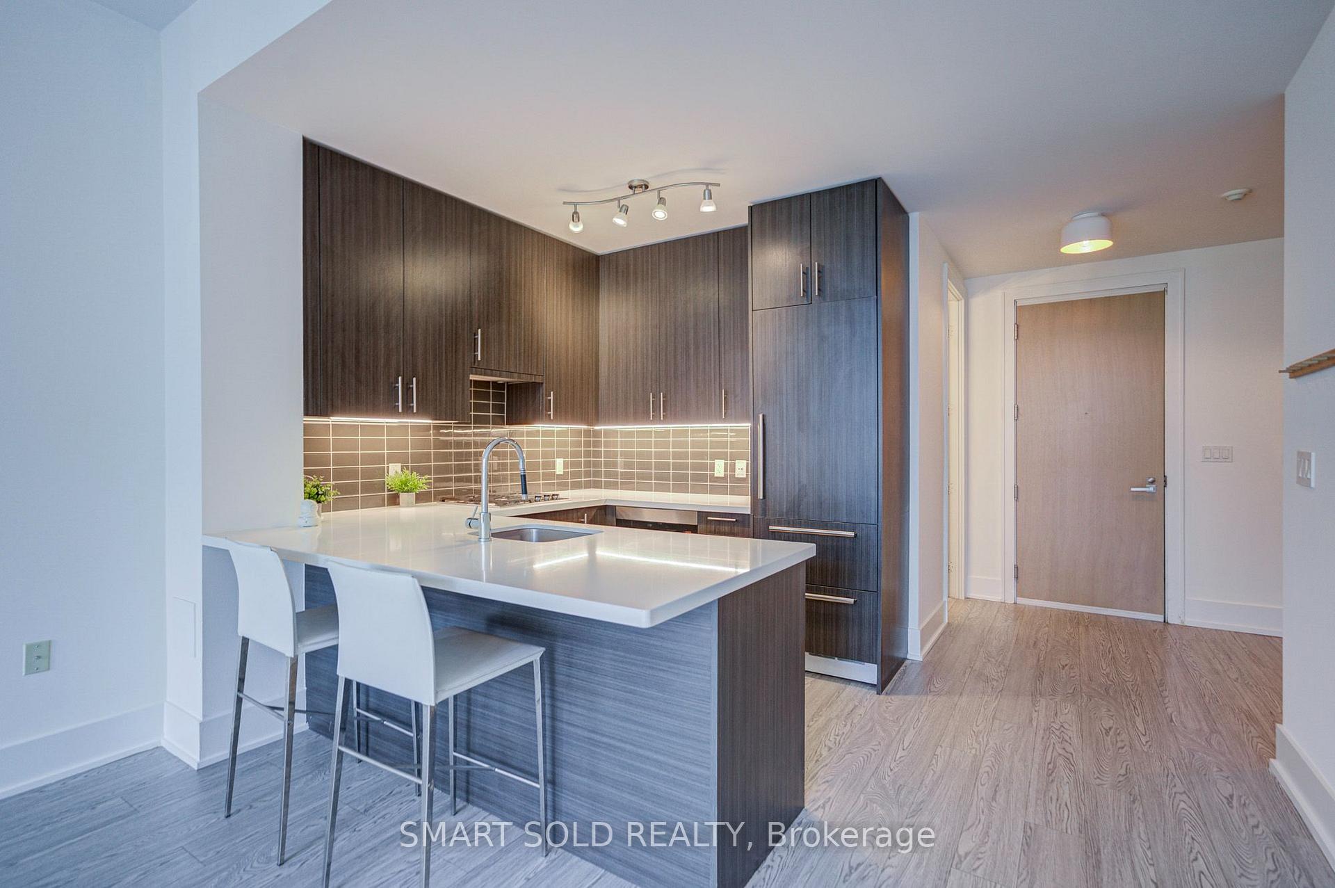 39 Queens Quay E