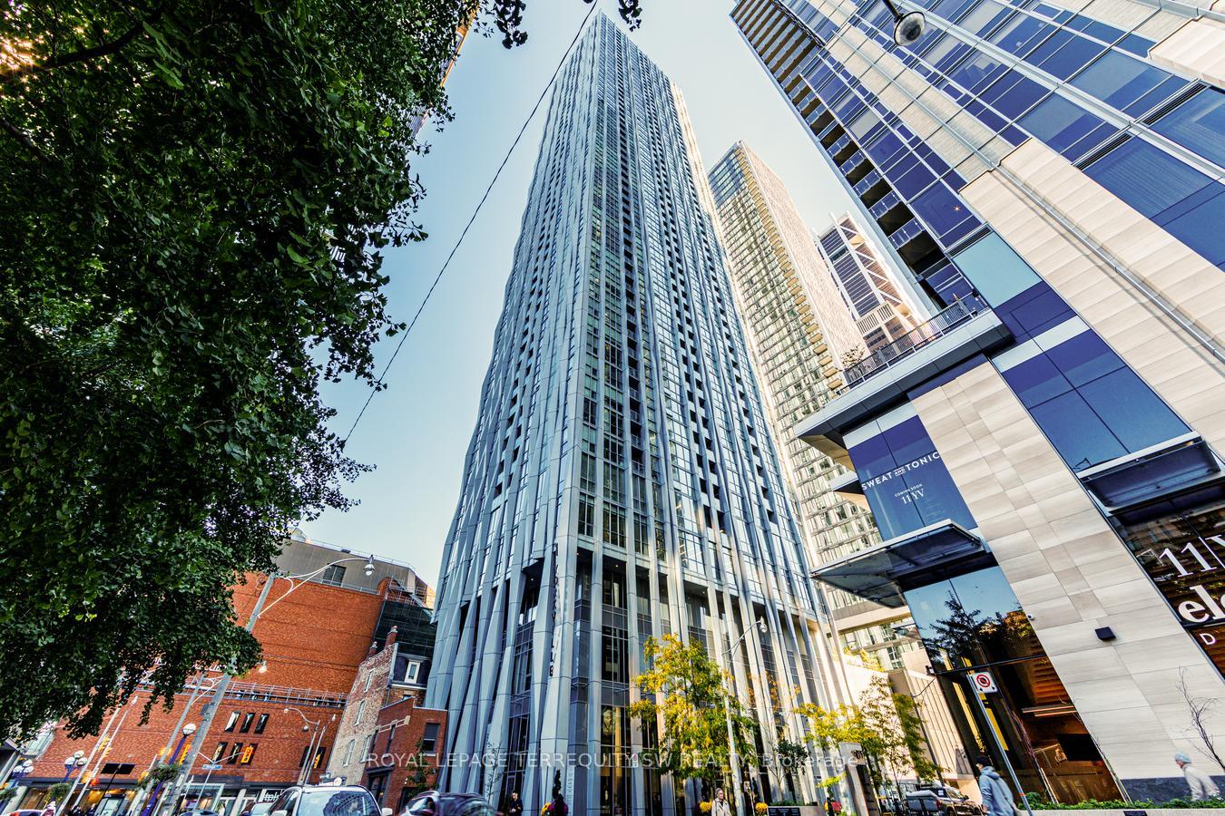 1 Yorkville Avenue