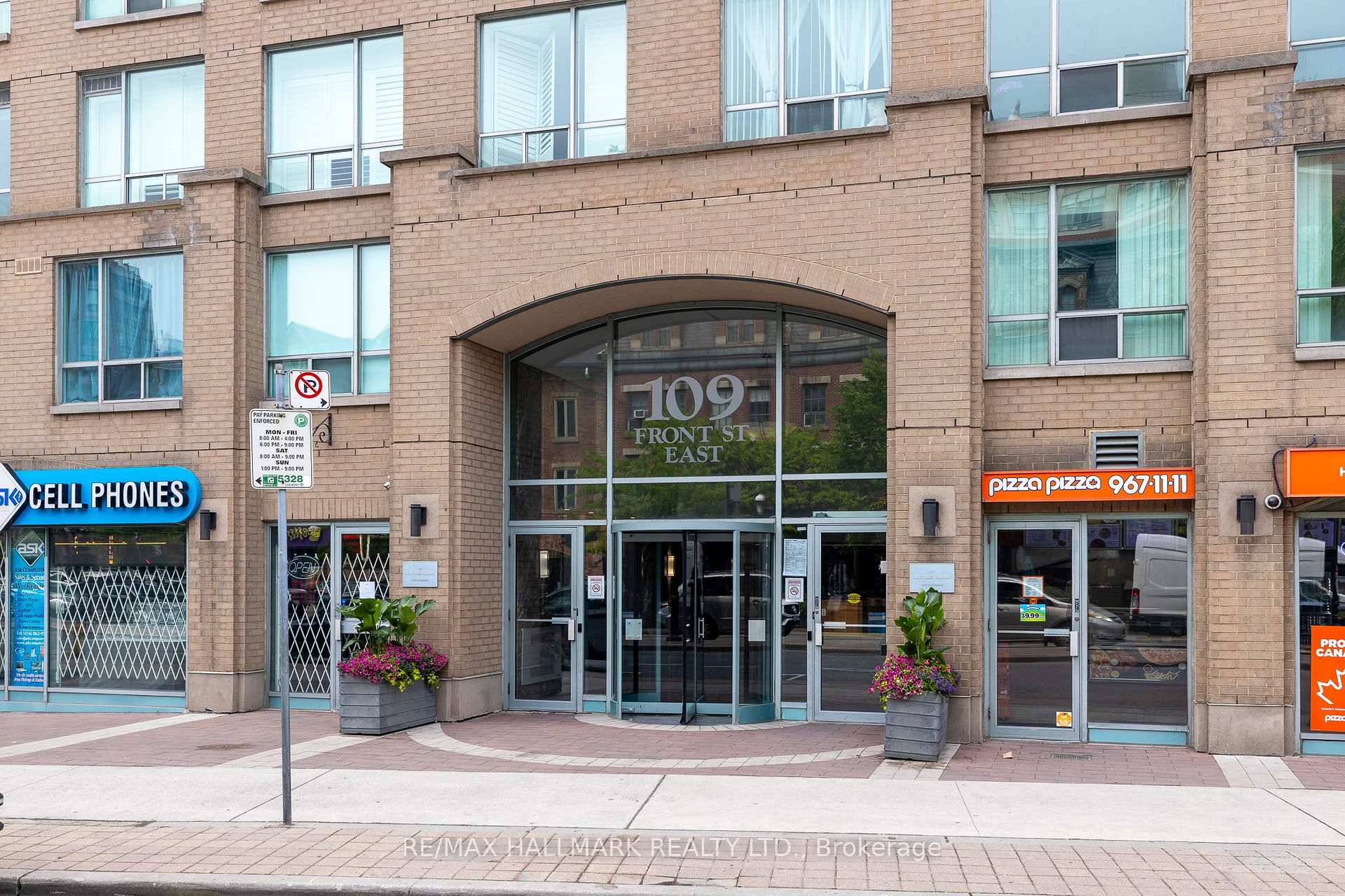 109 Front Street E