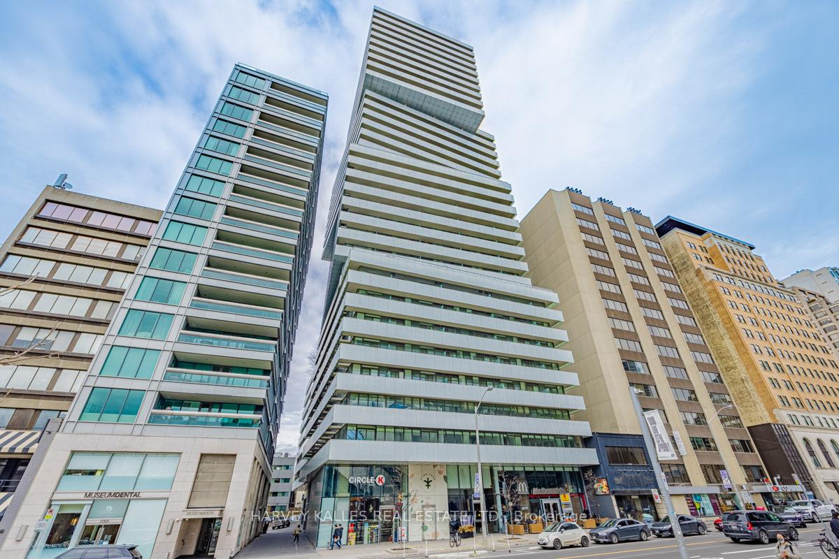 200 Bloor Street W