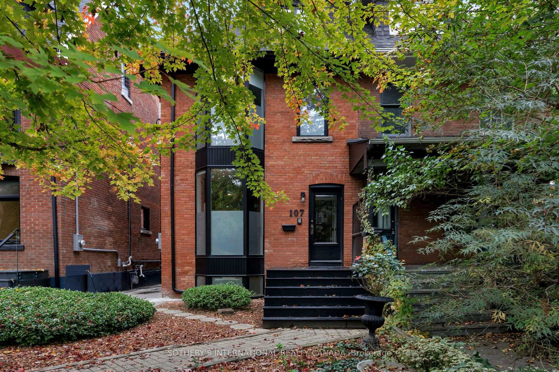 107 Macpherson Avenue