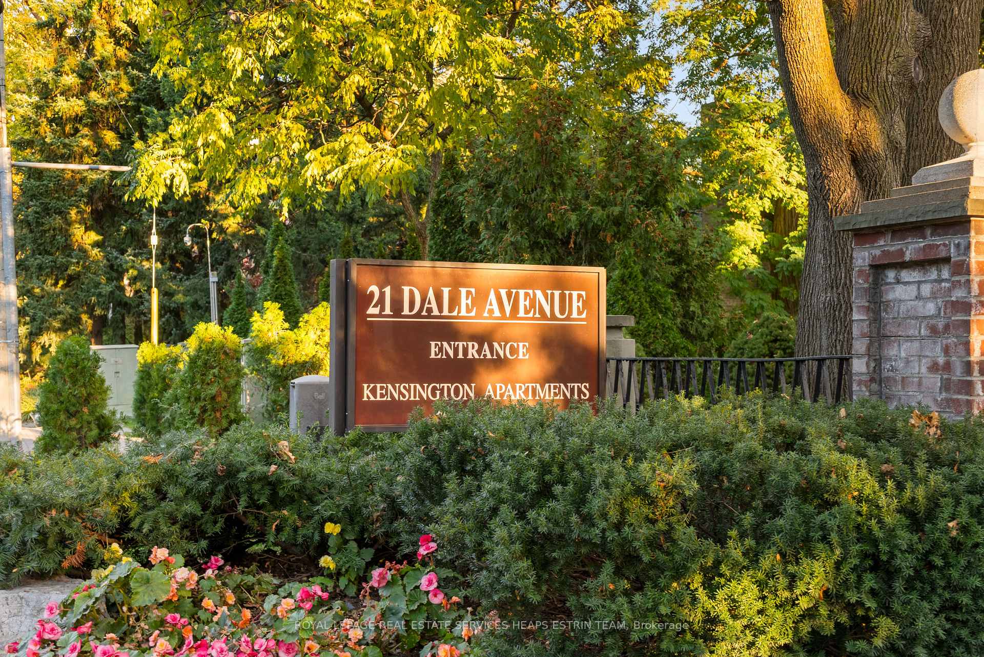 21 Dale Avenue