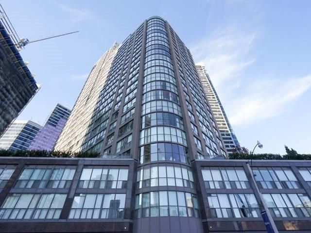 24 Wellesley St W