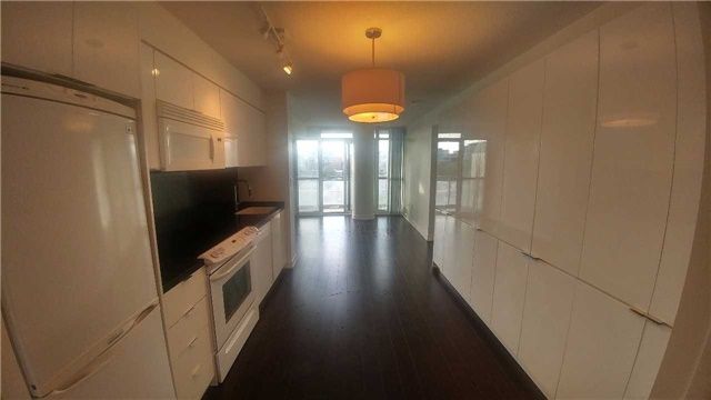 10 Capreol Crt