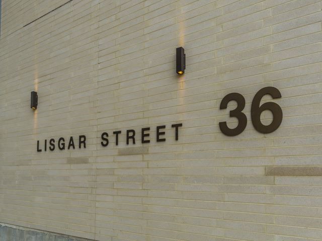 36 Lisgar St E
