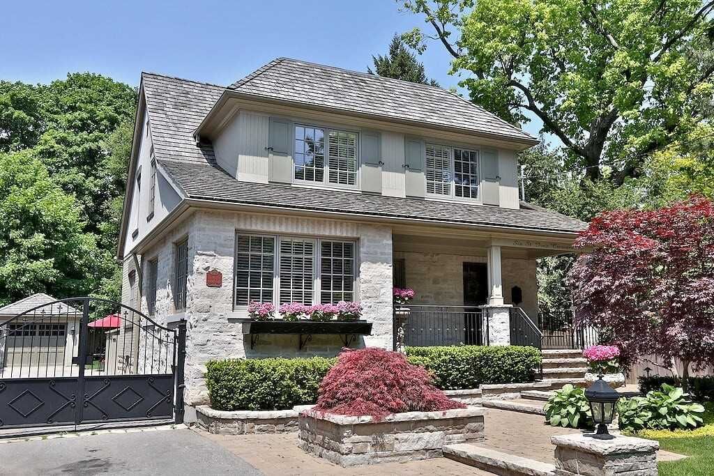 6 St Ives Cres