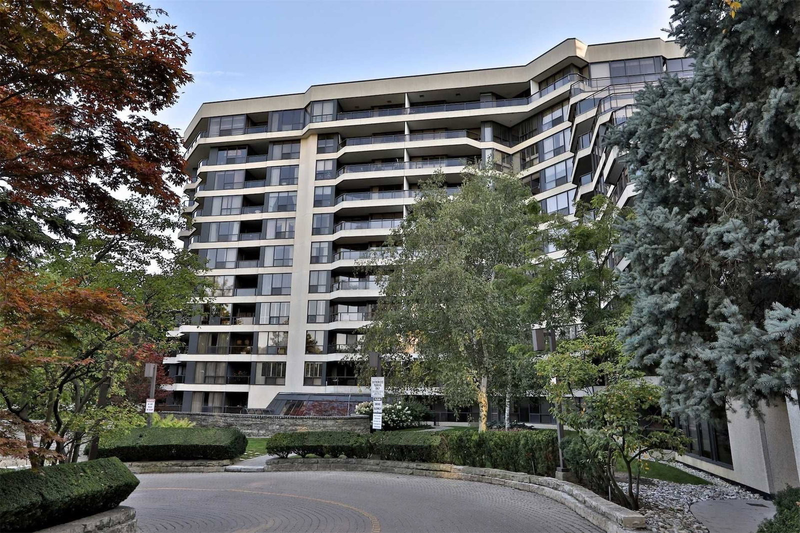 3900 Yonge St