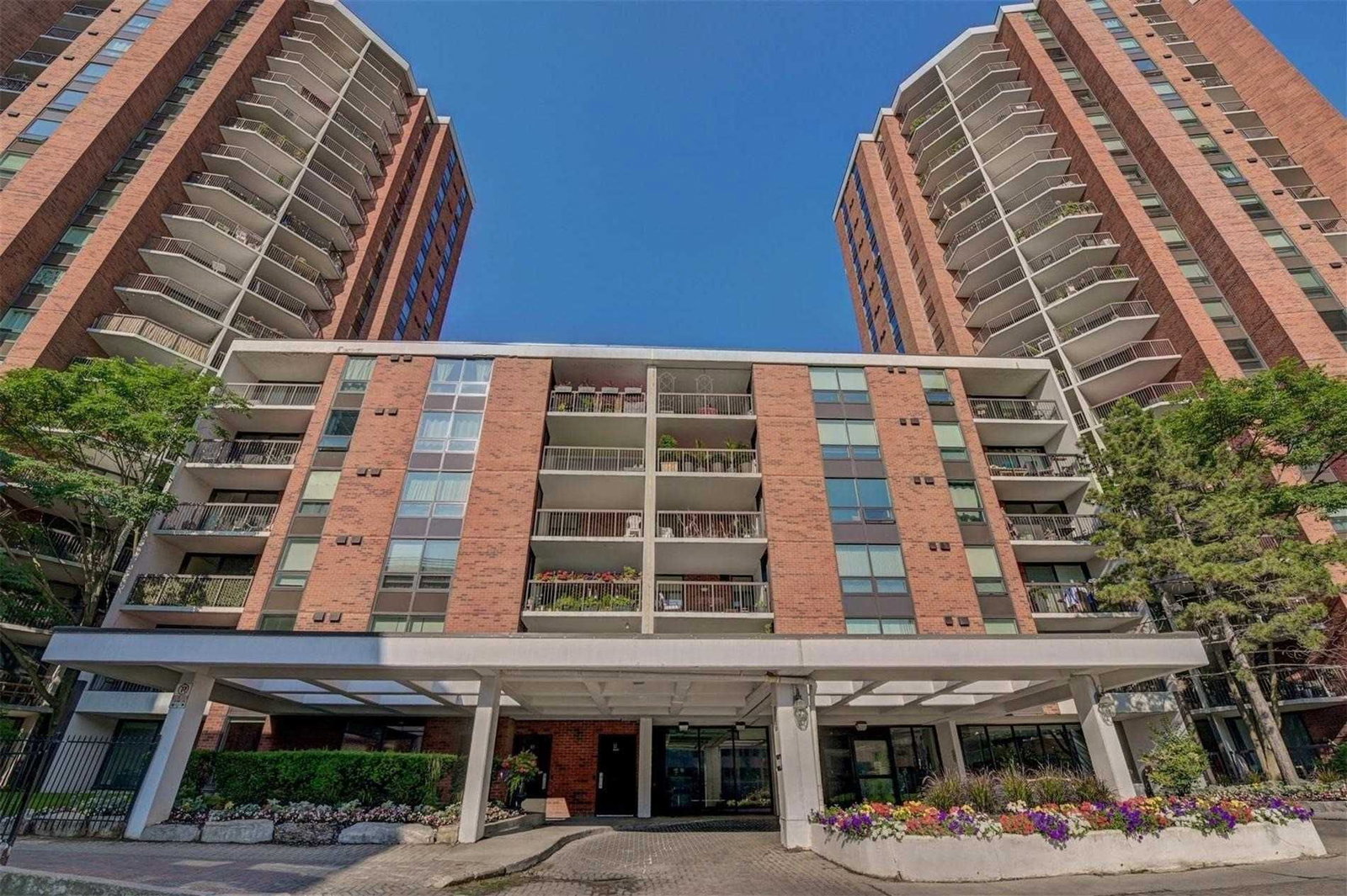 77 Maitland Pl