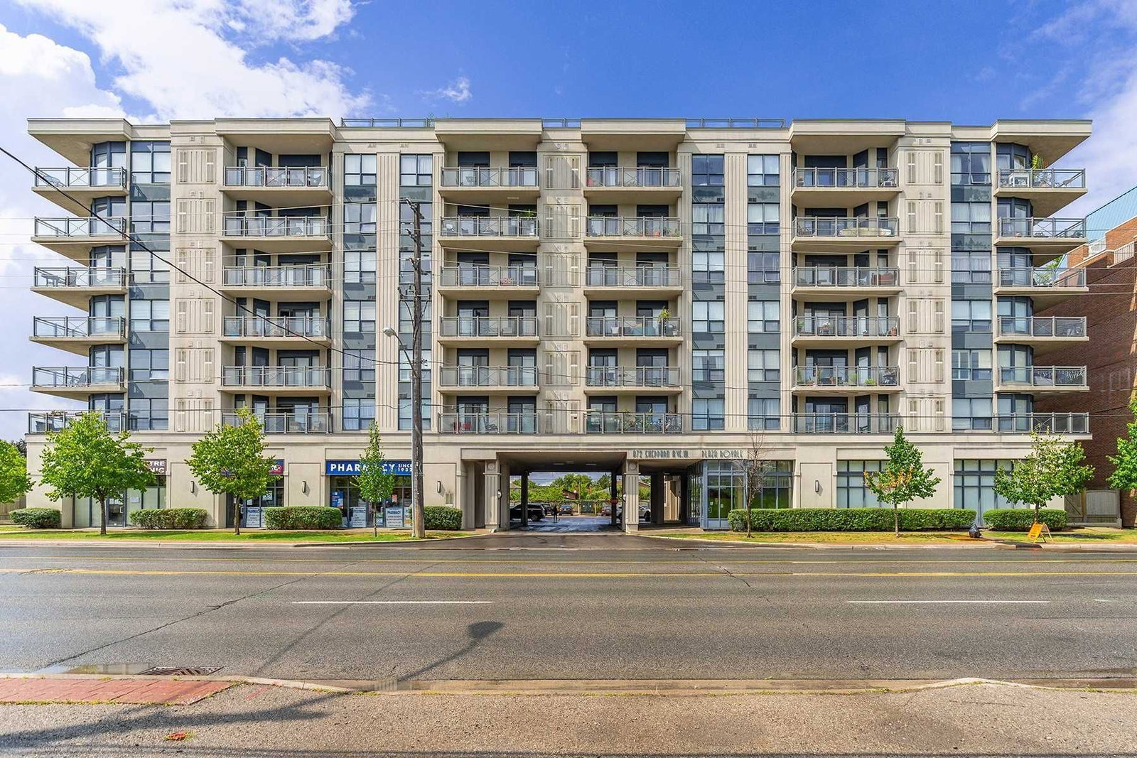 872 Sheppard Ave W