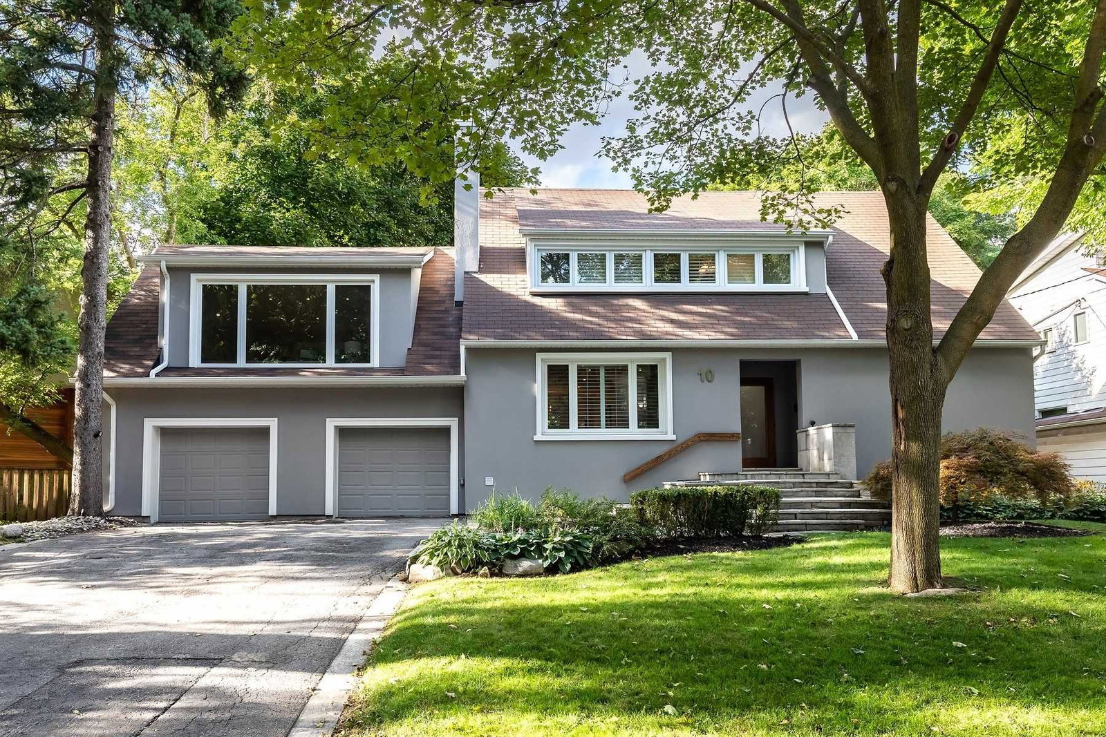 10 Stuart Ave
