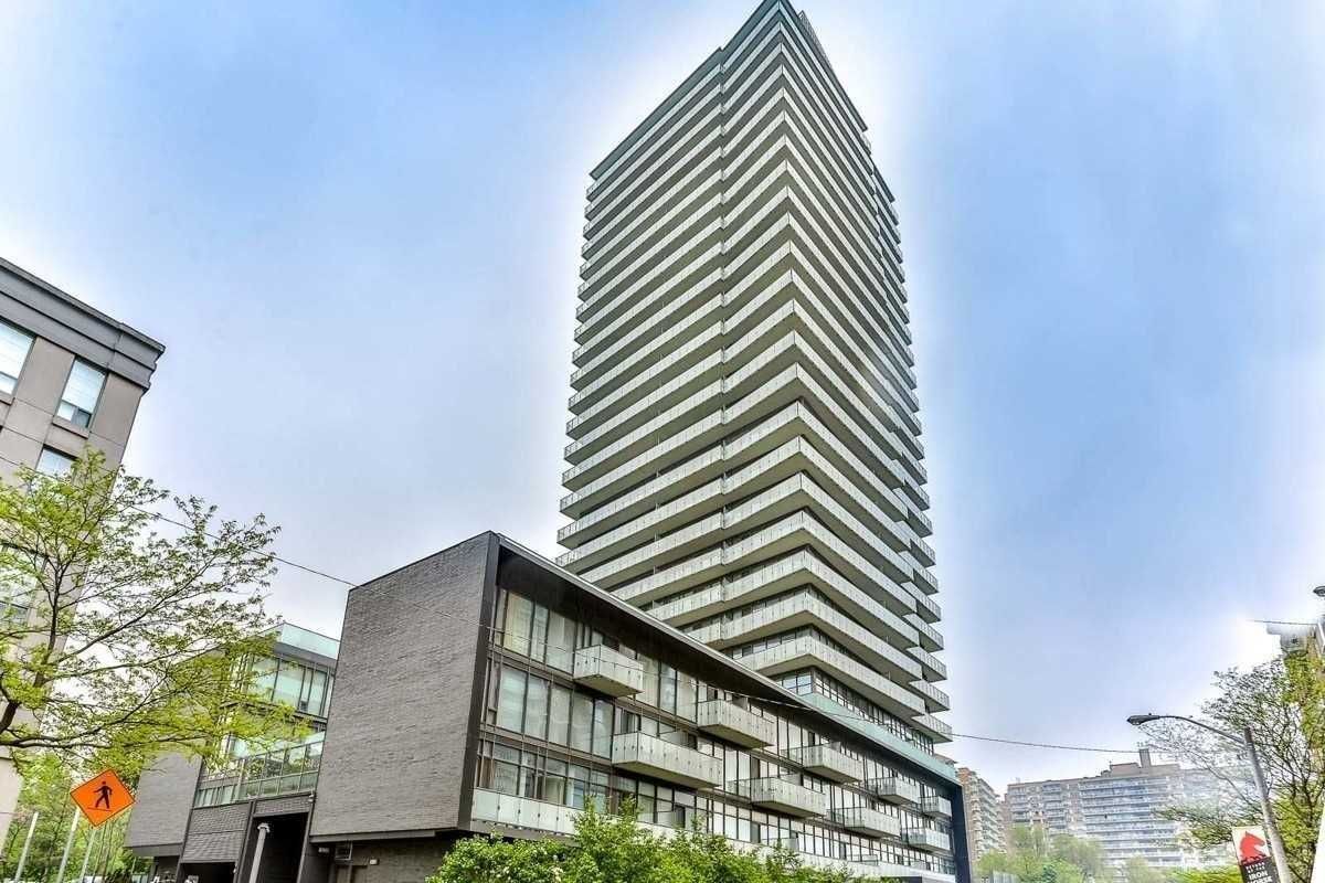 1815 Yonge St
