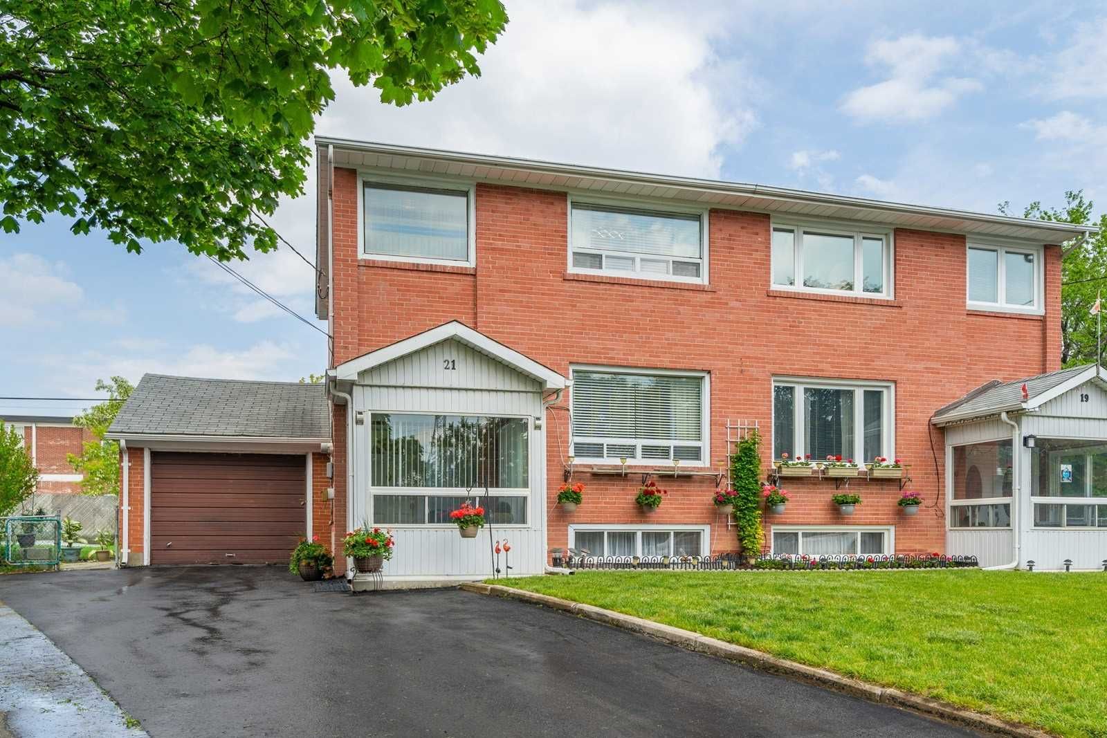 21 Purbrook Crt