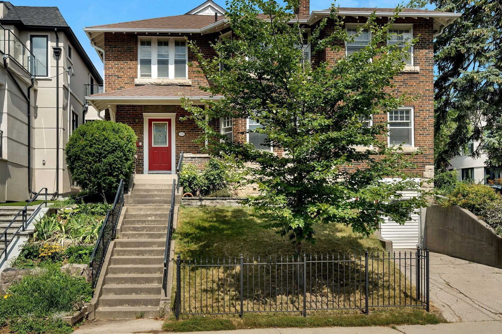 118 Belsize Dr