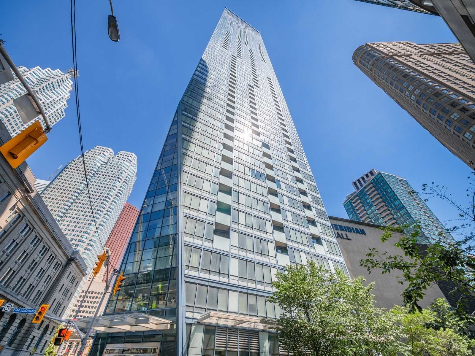 8 The Esplanade Ave
