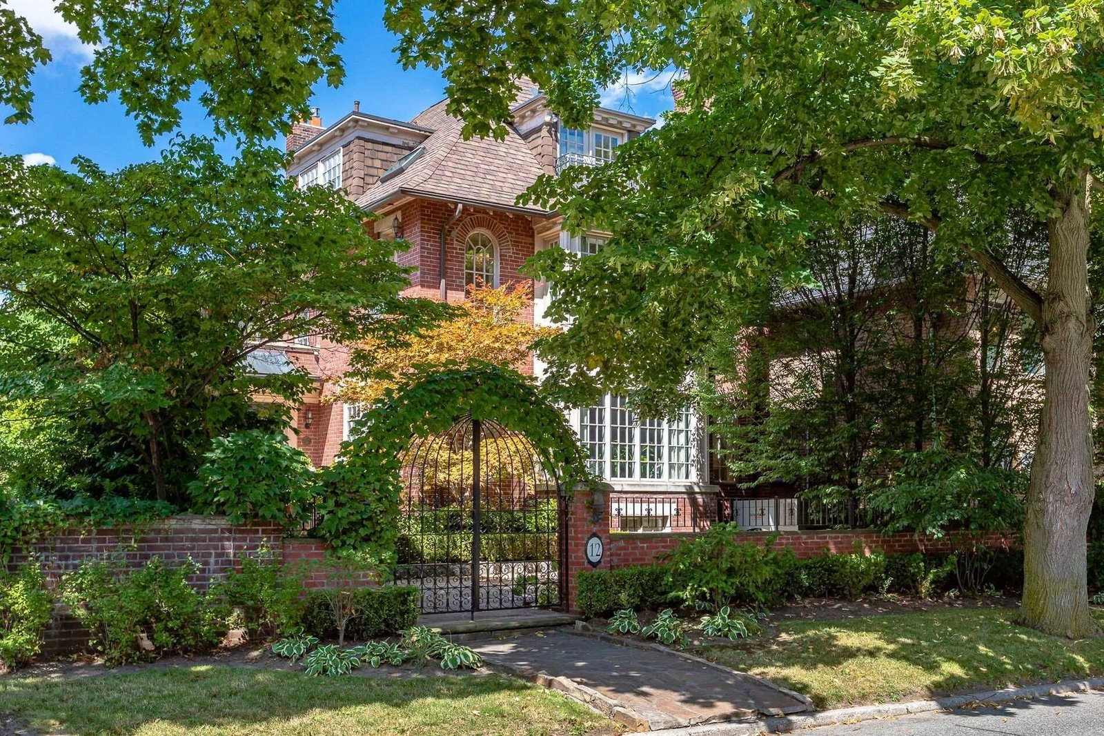12 Mckenzie Ave