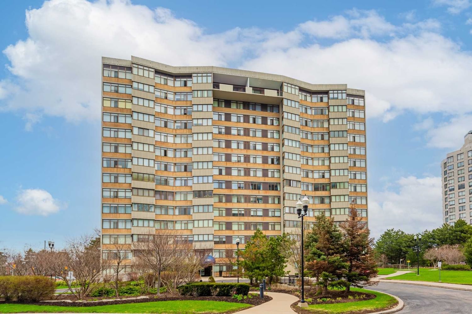 1201 Steeles Ave W