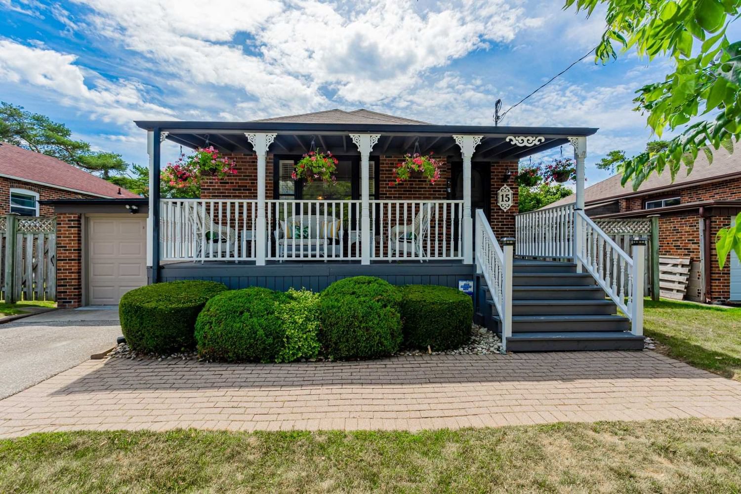 15 Invermay Ave