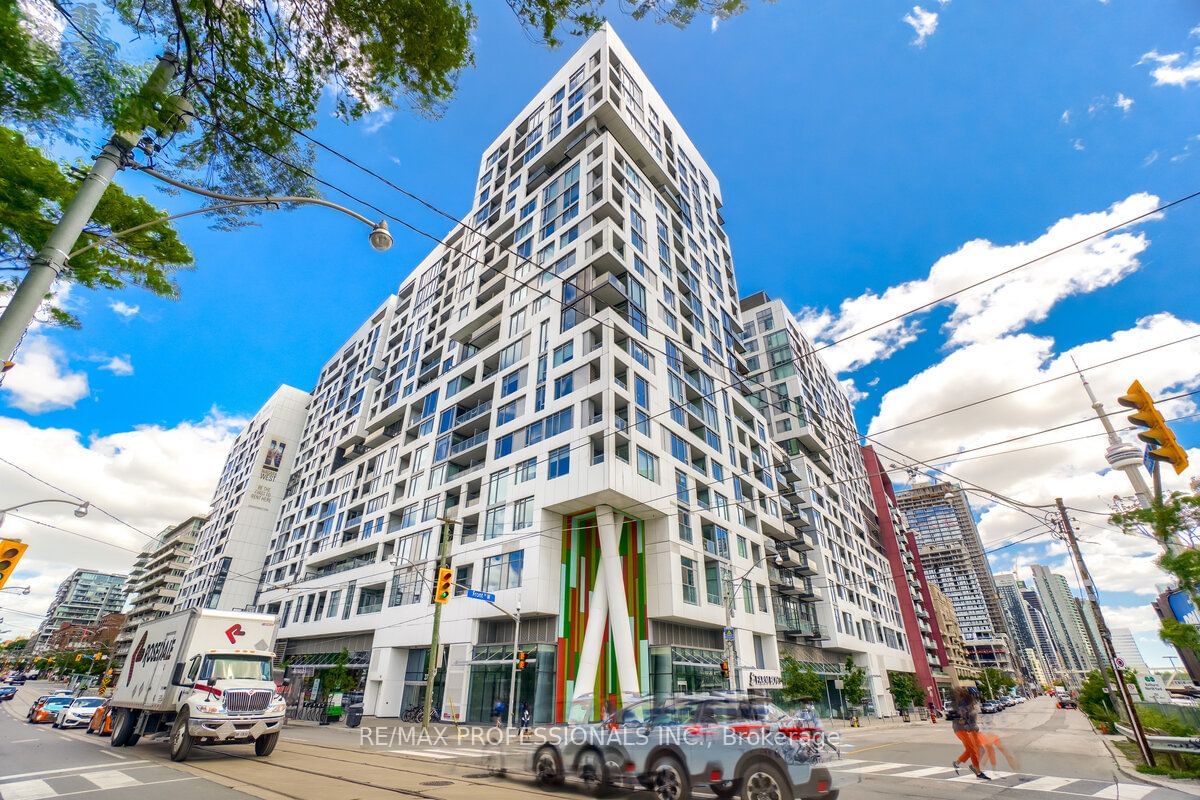 27 Bathurst St