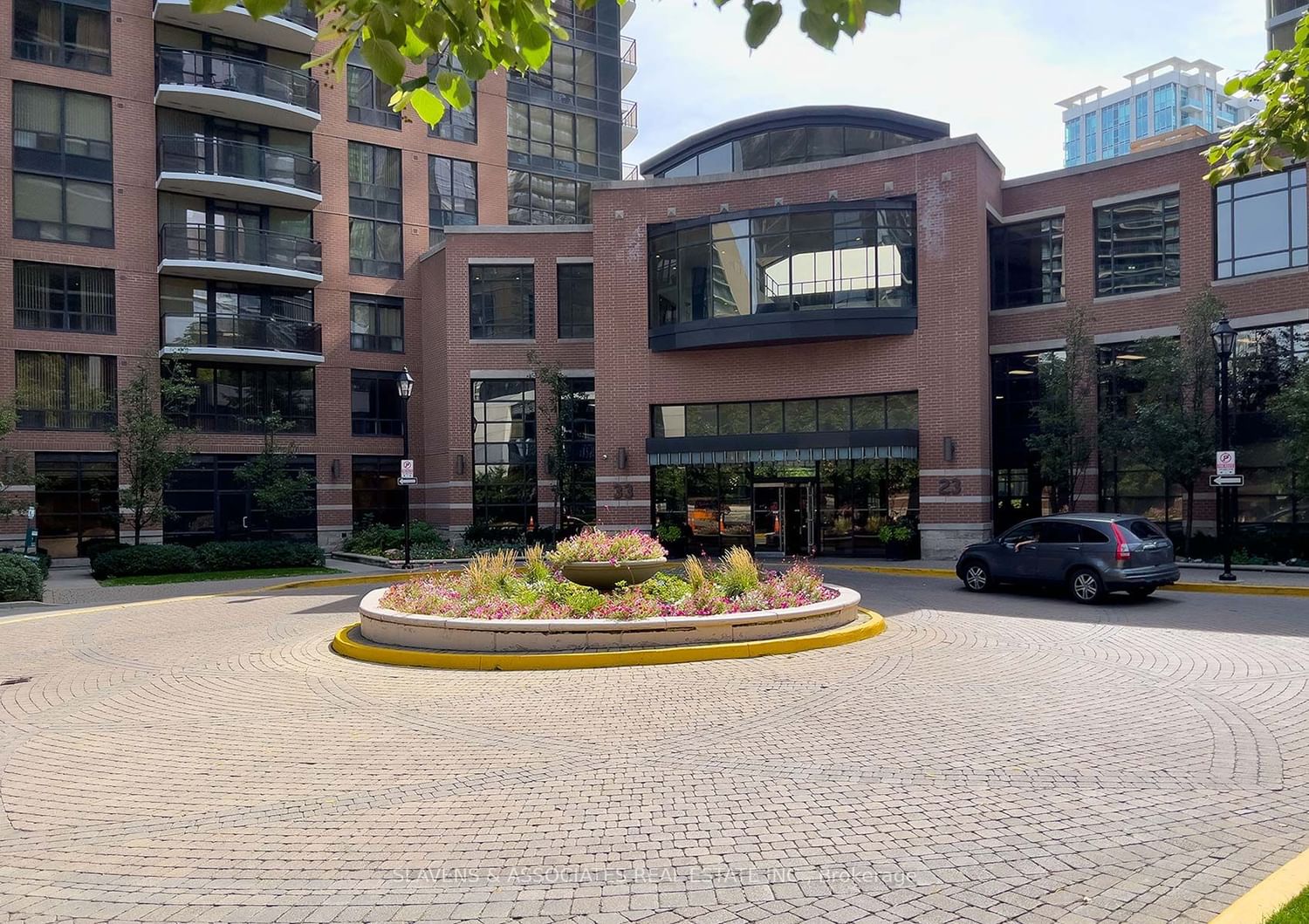 33 Sheppard Ave E