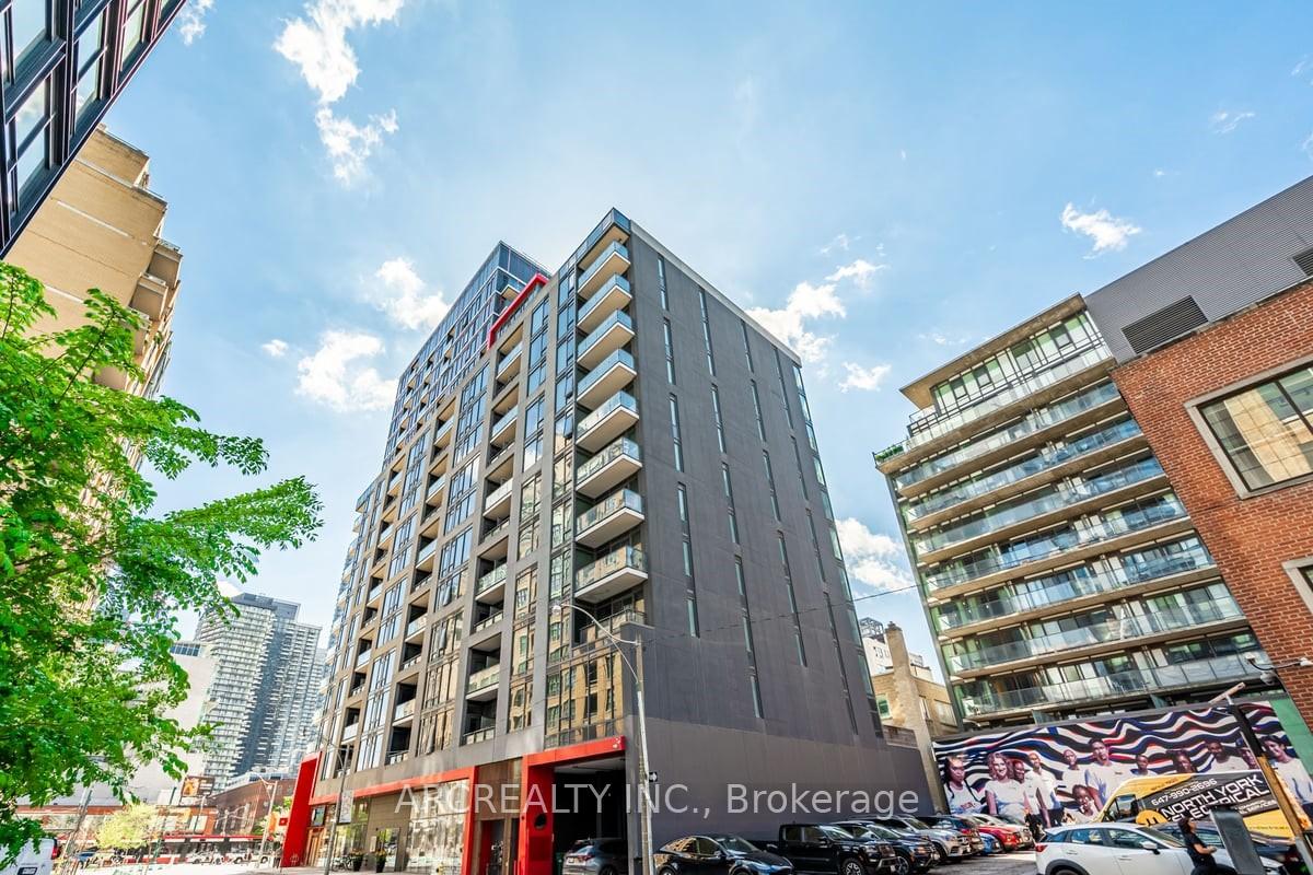 435 Richmond Street W