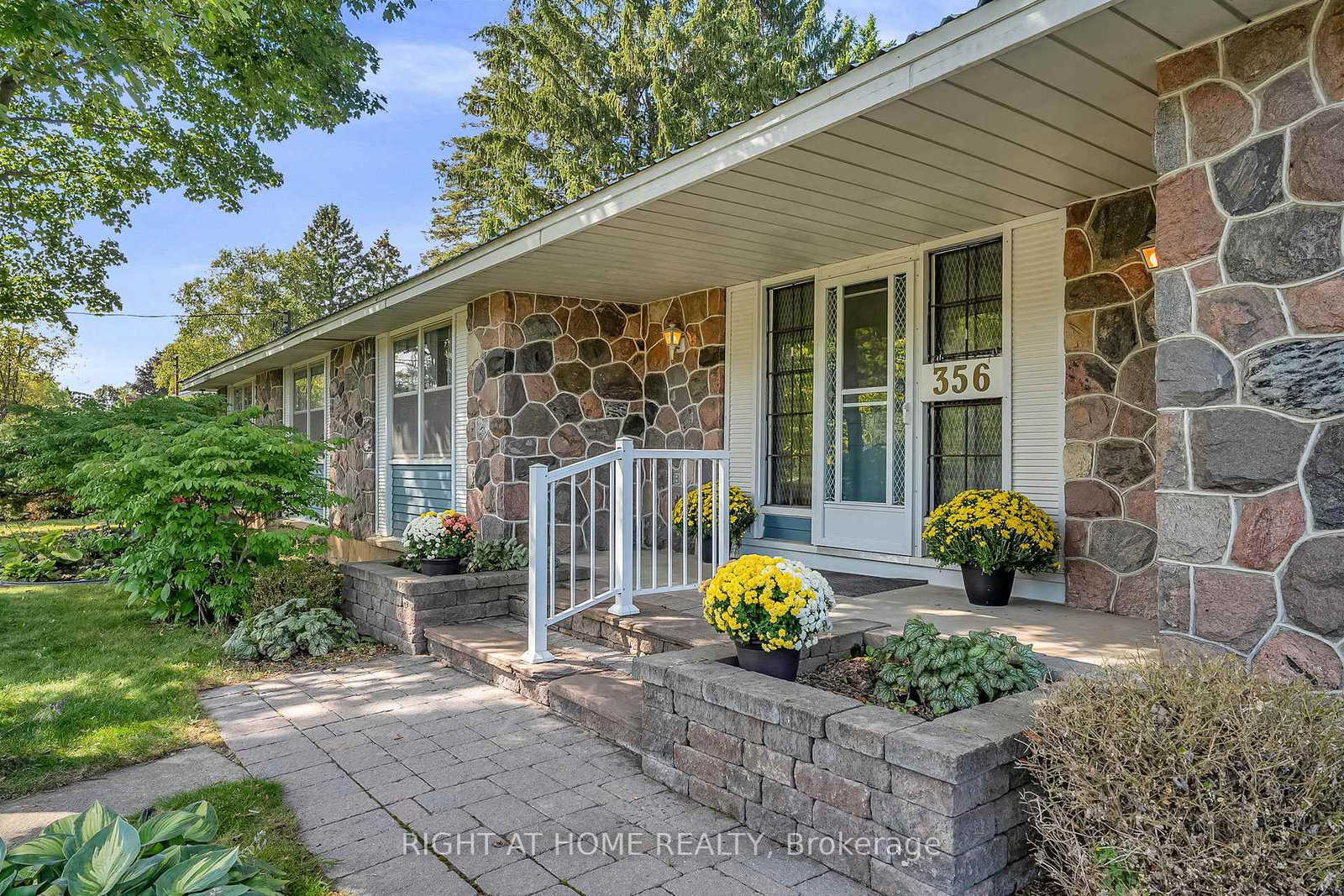 356 Conlin Road E