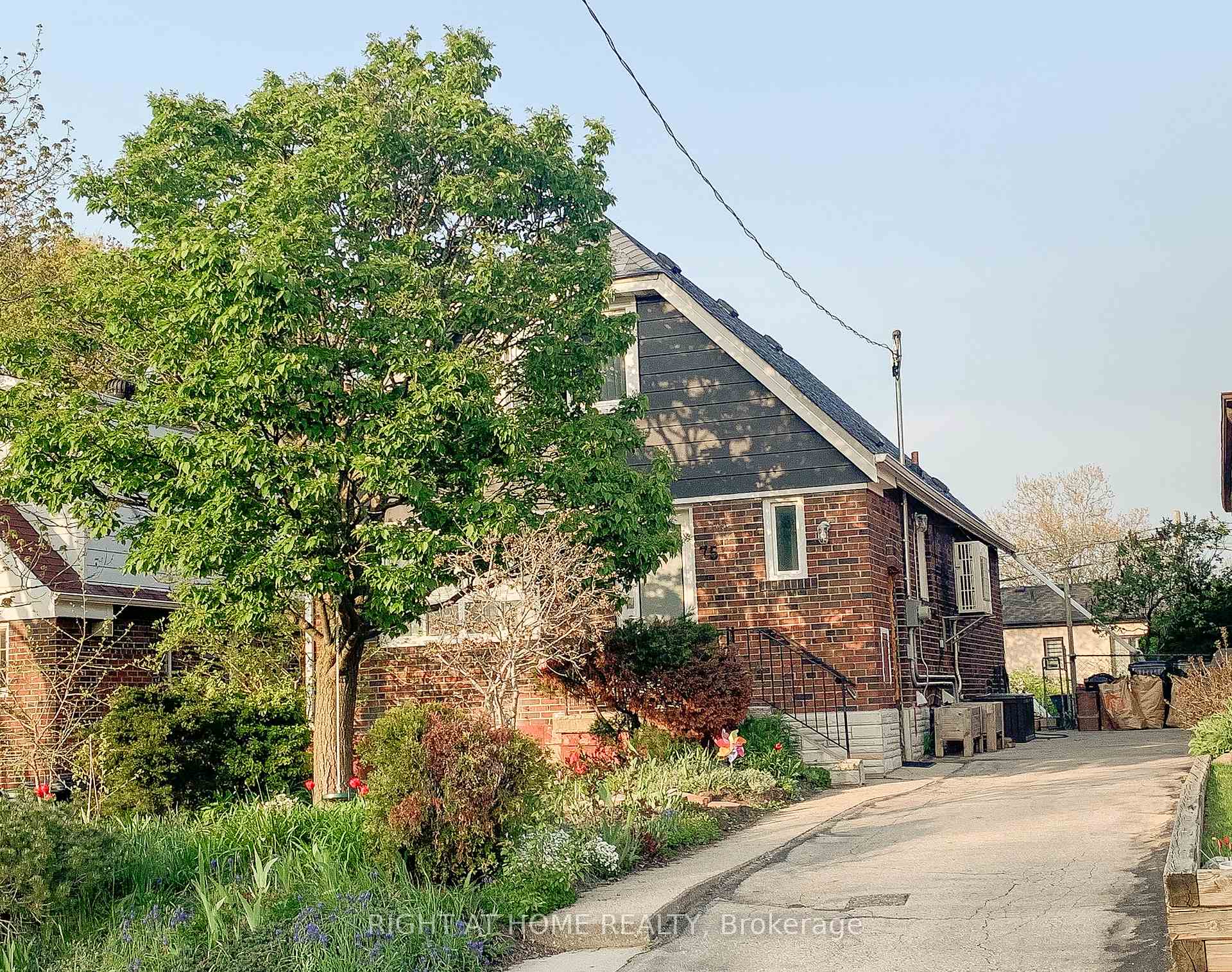 75 Binswood Avenue