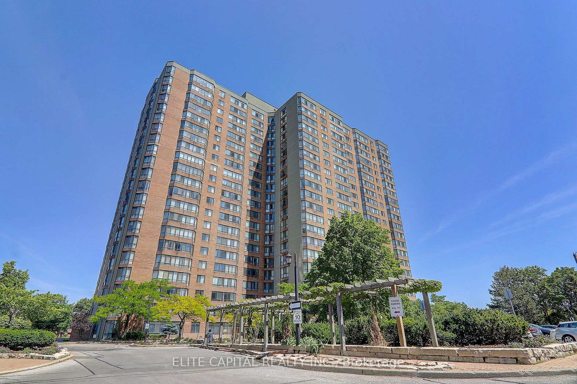 25 Bamburgh Circle