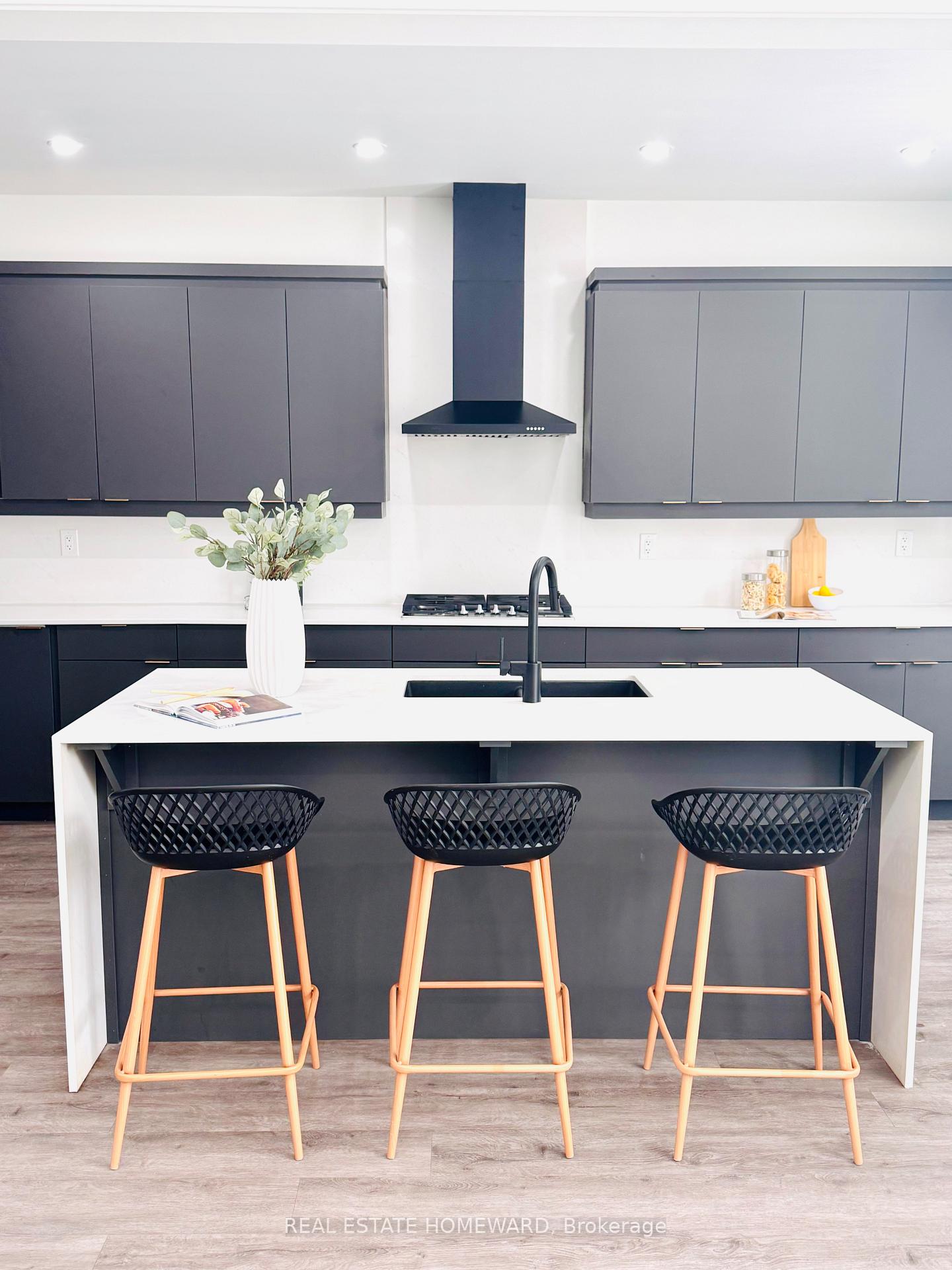 30 Frank Lloyd Wright Street