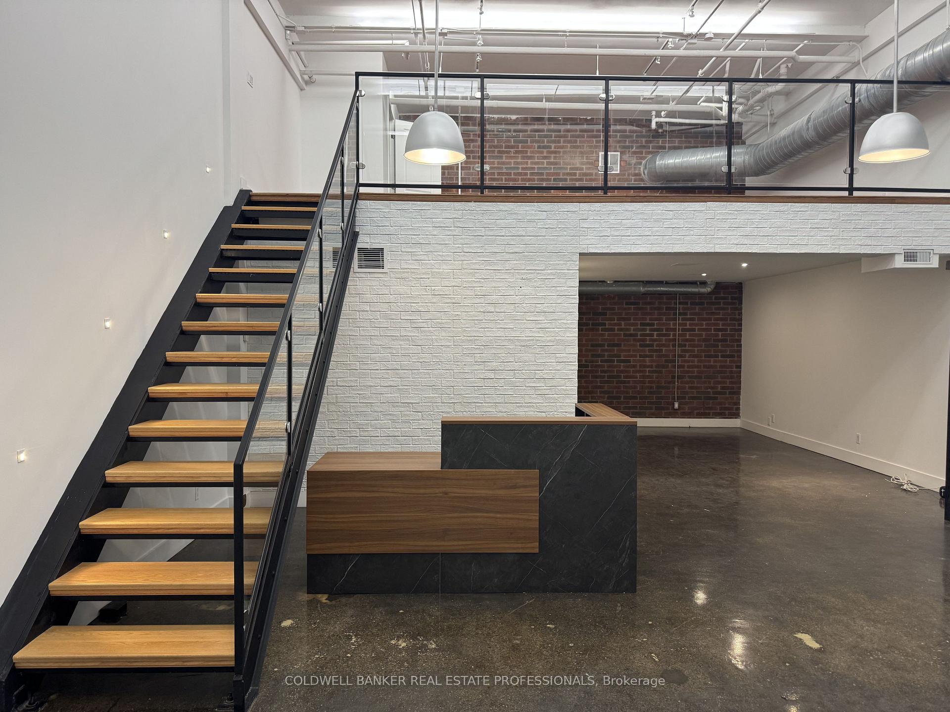 1159 Dundas Street E