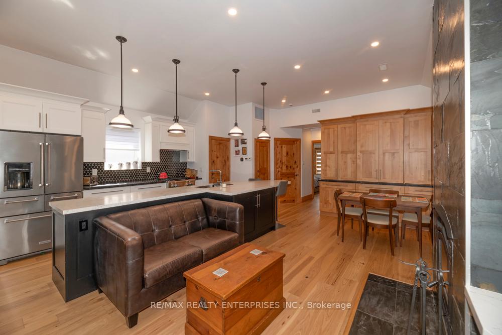 837 Kingston Road