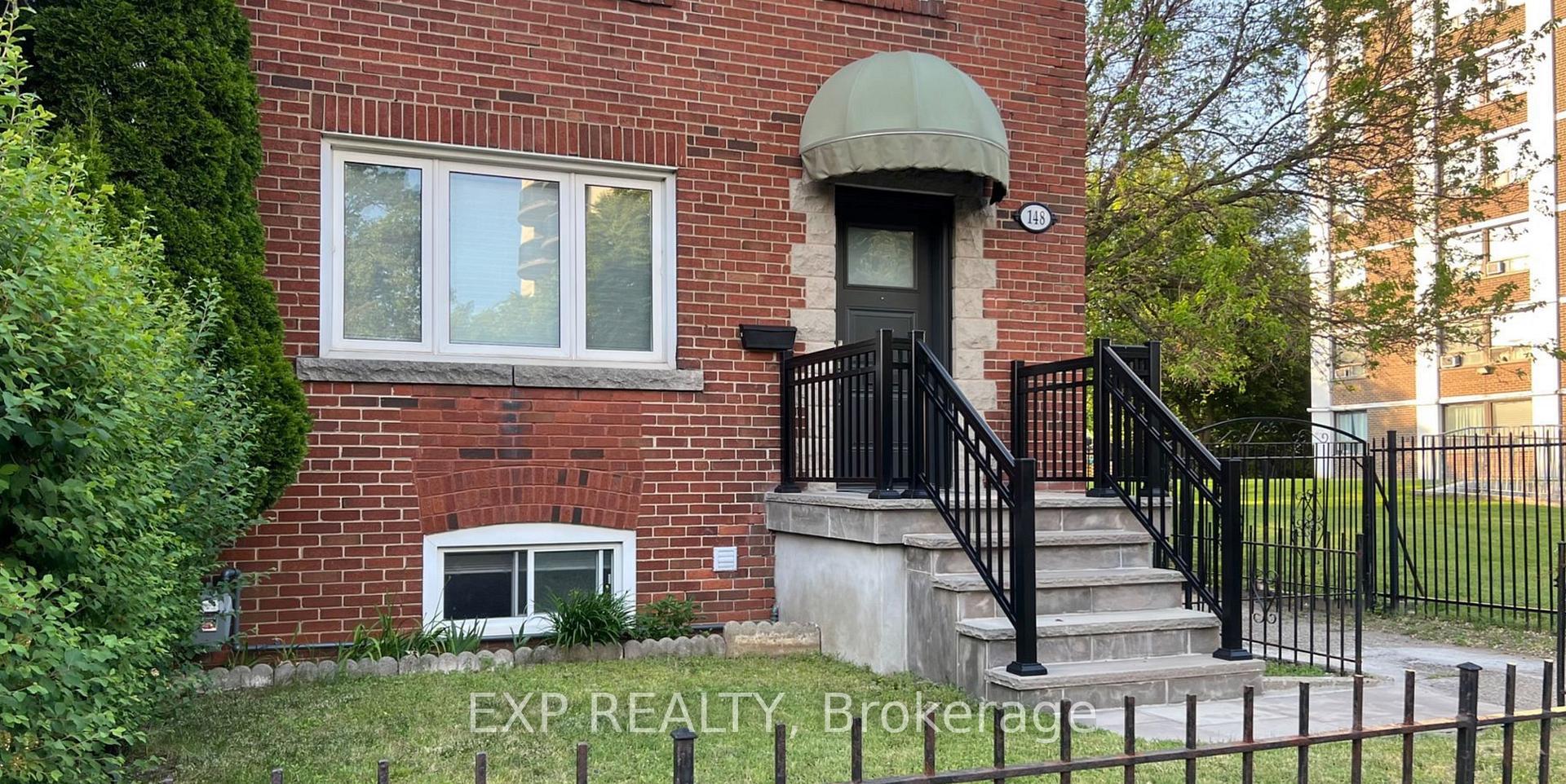 148 Cosburn Avenue S